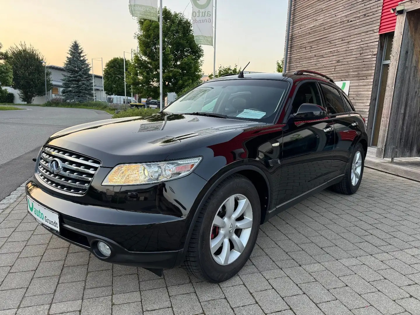 Infiniti FX 35 4x4 crna - 1