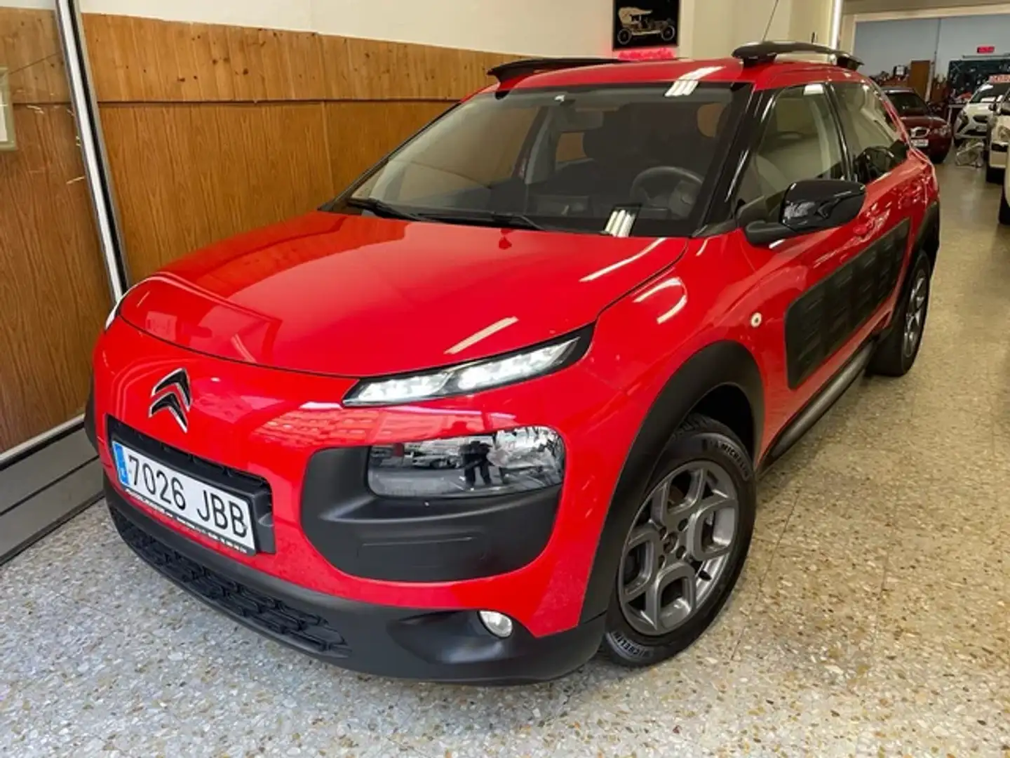 Citroen C4 Cactus 1.2 PureTech Feel Cool 82 17´´ Rojo - 1