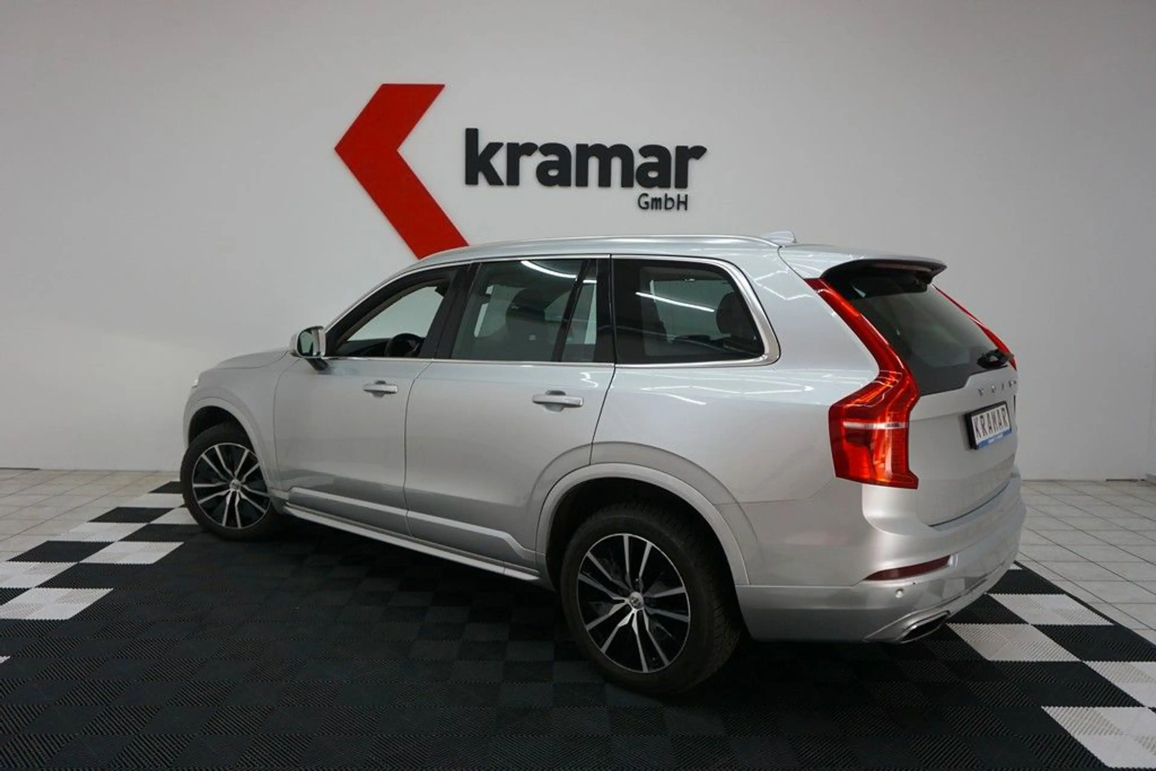 Volvo XC90 2.0 B5 AWD MOMENTUM PRO 7 Sitze Kamera/Led — photo 6
