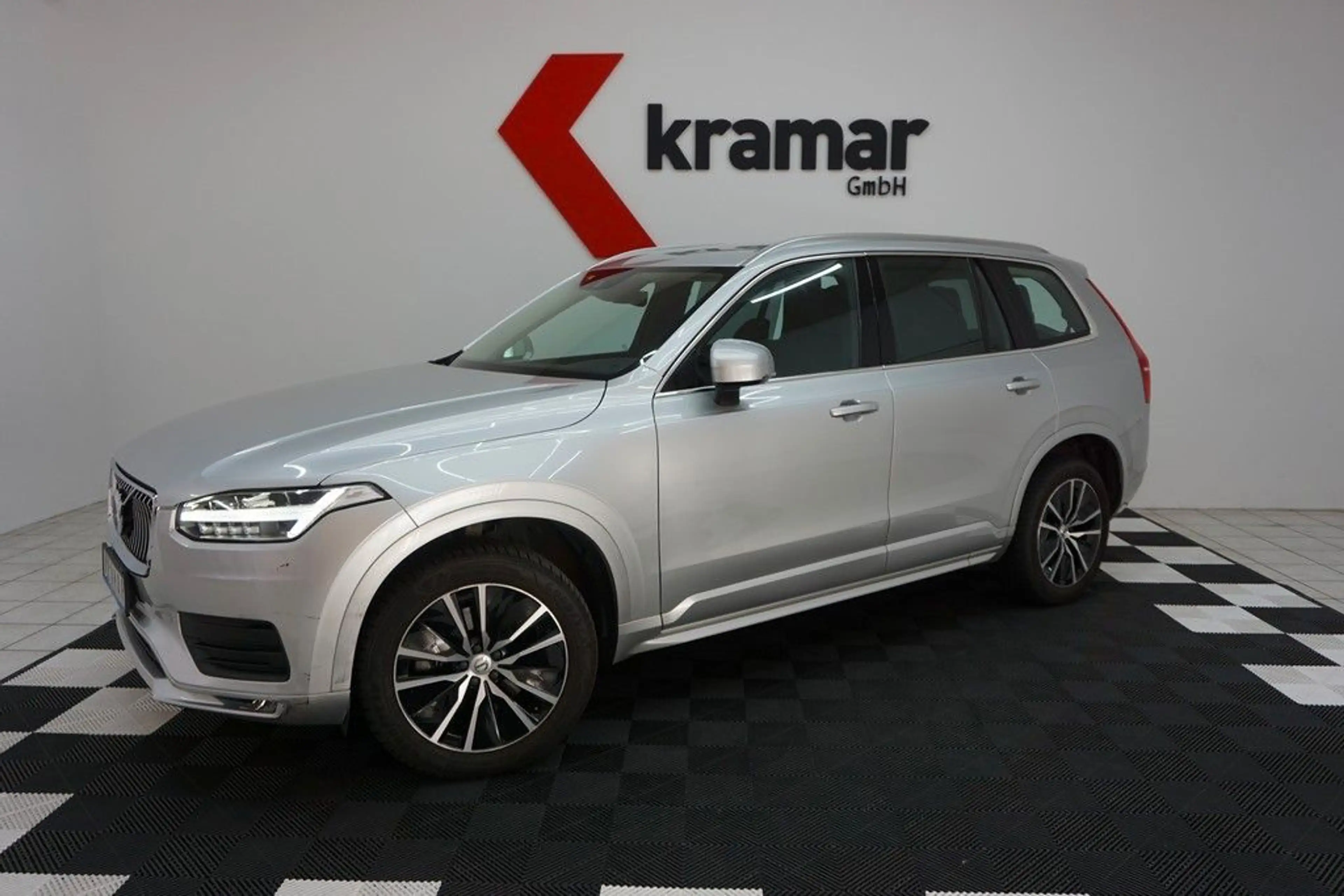 Volvo XC90 2.0 B5 AWD MOMENTUM PRO 7 Sitze Kamera/Led