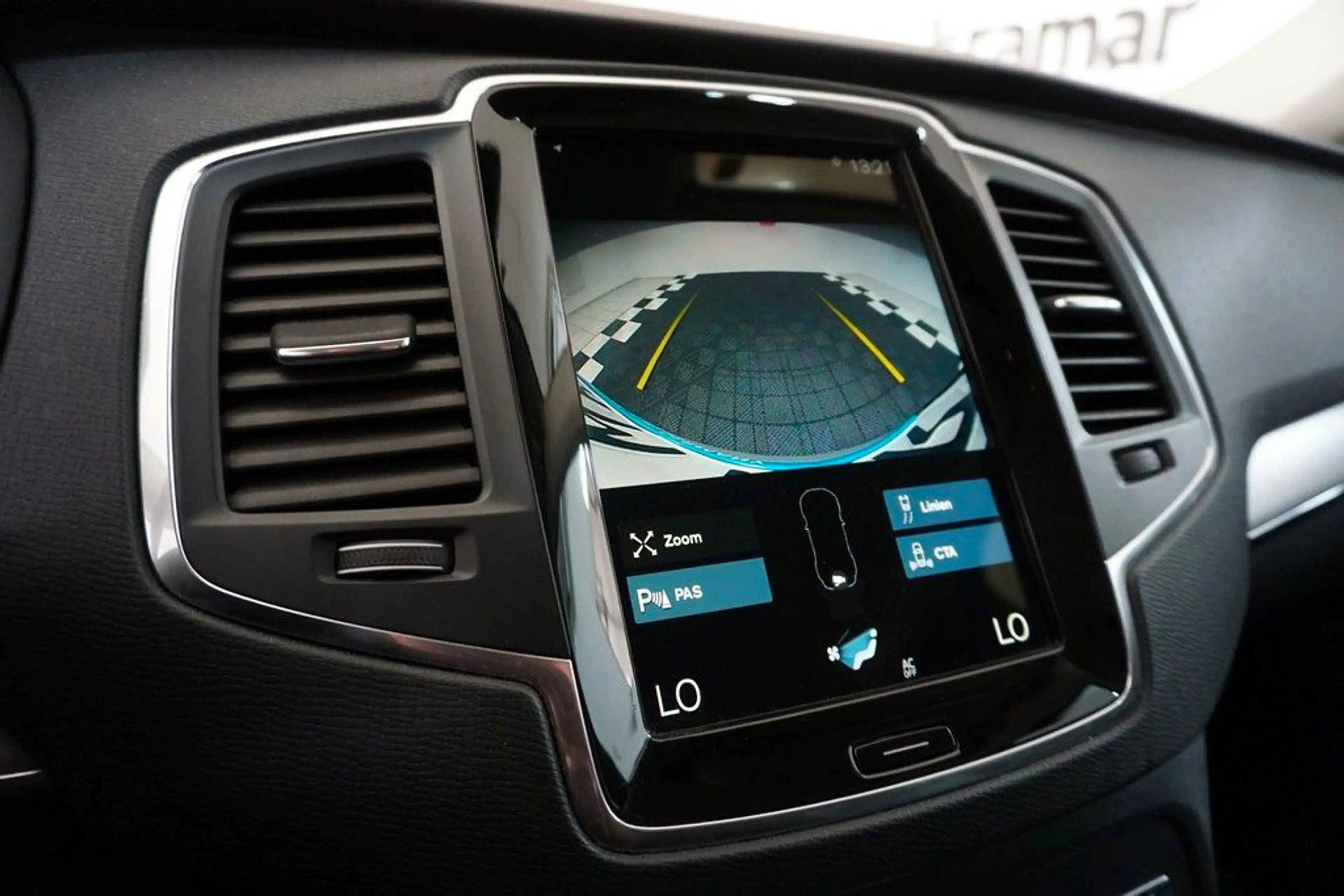 Volvo XC90 2.0 B5 AWD MOMENTUM PRO 7 Sitze Kamera/Led — photo 12