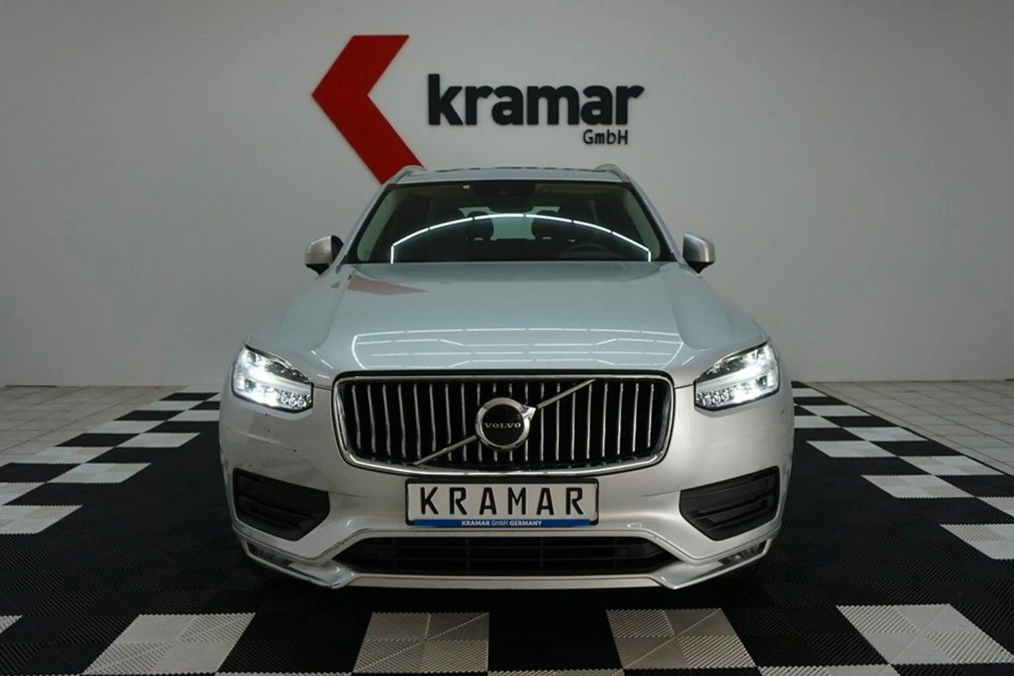 Volvo XC90 2.0 B5 AWD MOMENTUM PRO 7 Sitze Kamera/Led — photo 2