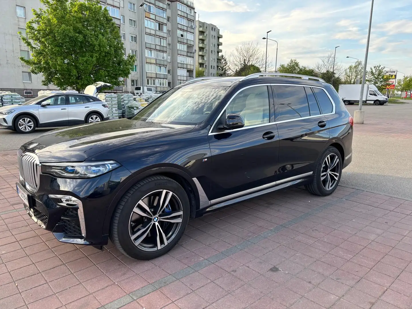 BMW X7 xDrive 40d Schwarz - 1