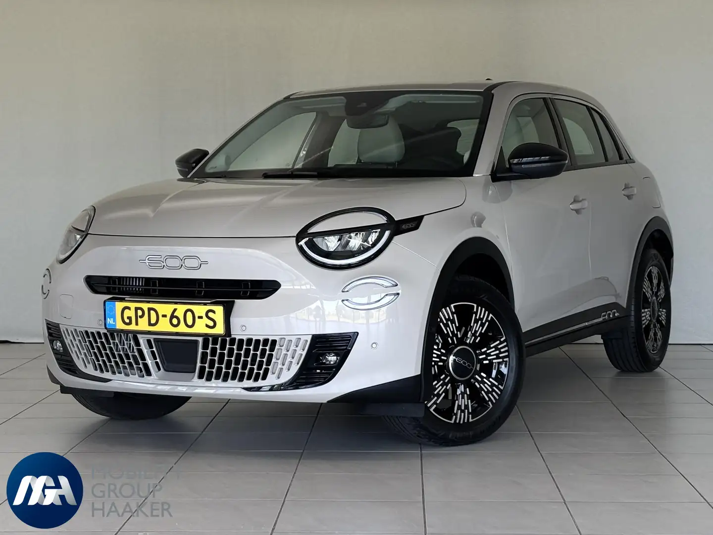Fiat 600 1.2 Hybrid Urban | Apple-Android | Parkeercamera | Серый - 1