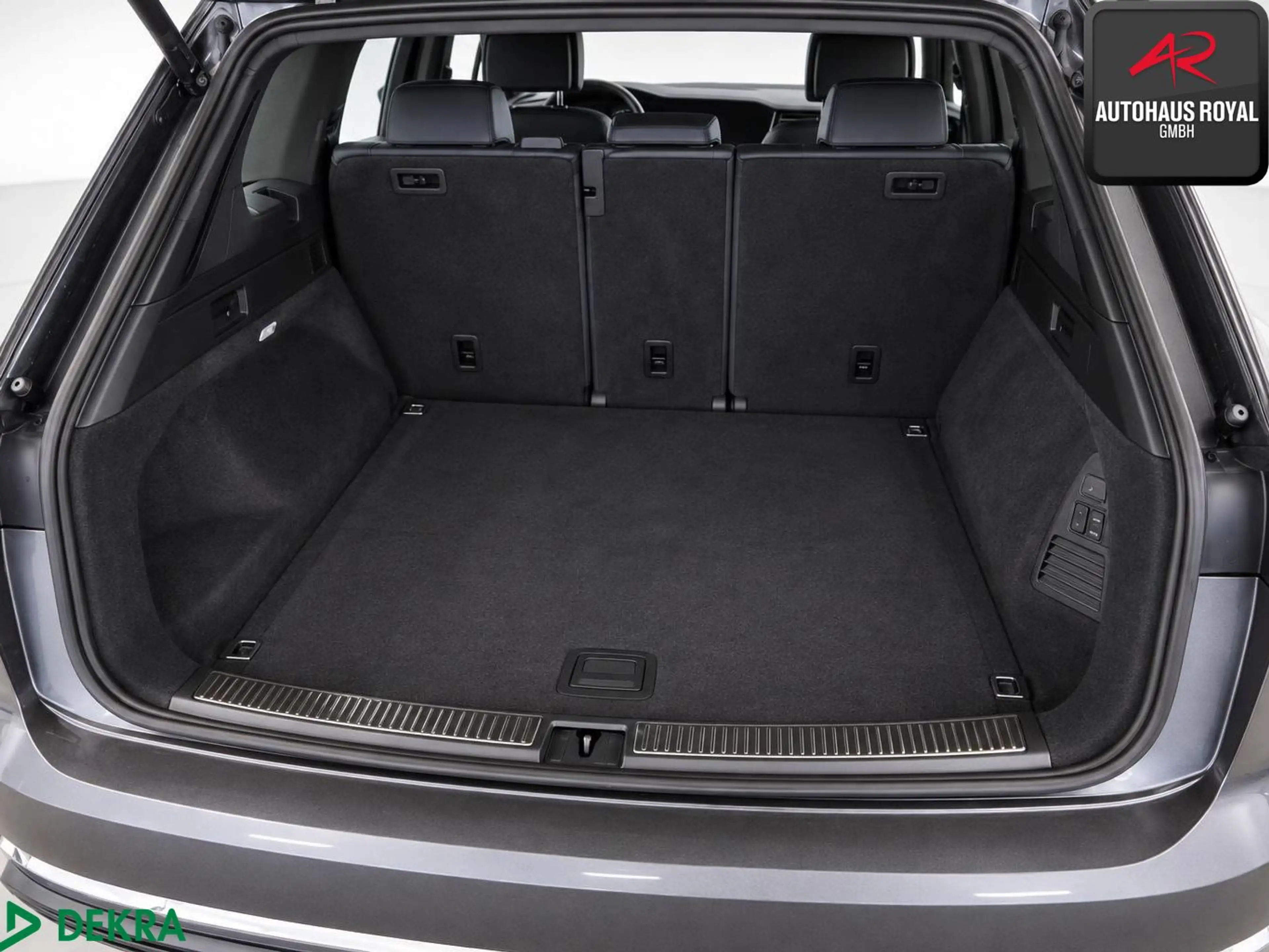 Volkswagen Touareg 3.0 TSI 4M ELEGANCE DYNAUDIO,360GRAD,ACC — photo 7