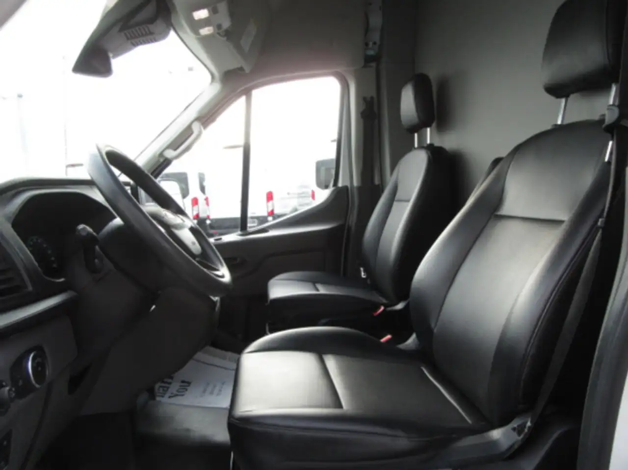 Ford Transit снимка Ford Transit