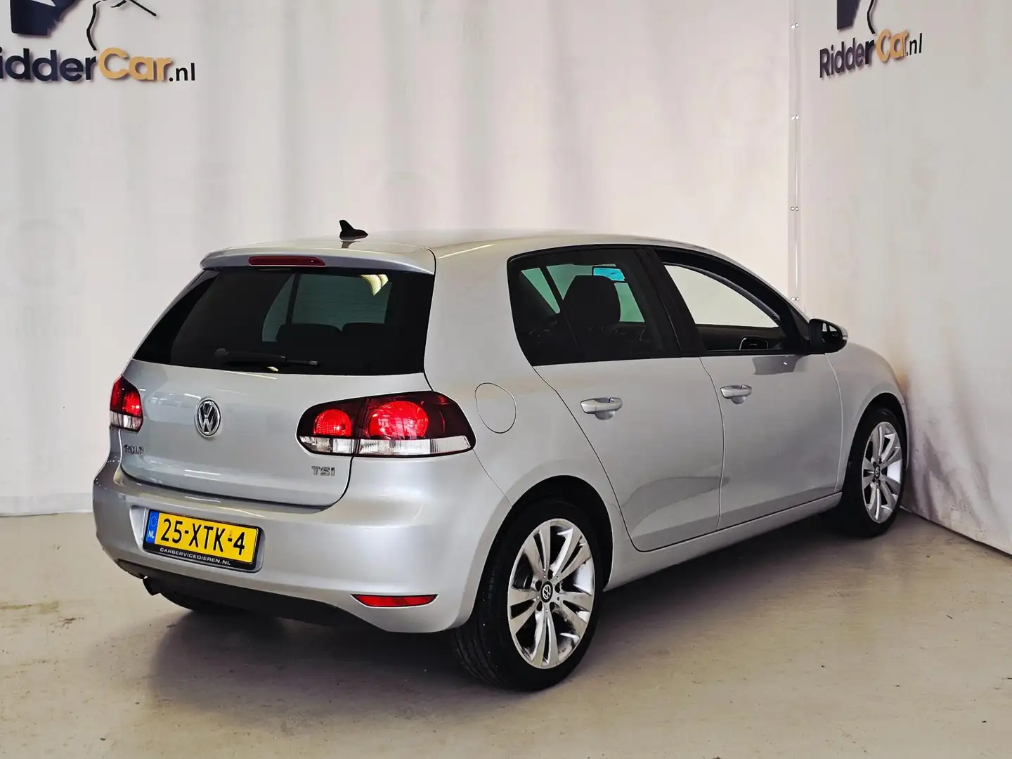 Volkswagen Golf 1.2 TSI Highline BlueMotion|NAP|NAVI|AIRCO|CRUISE| Grijs - 2