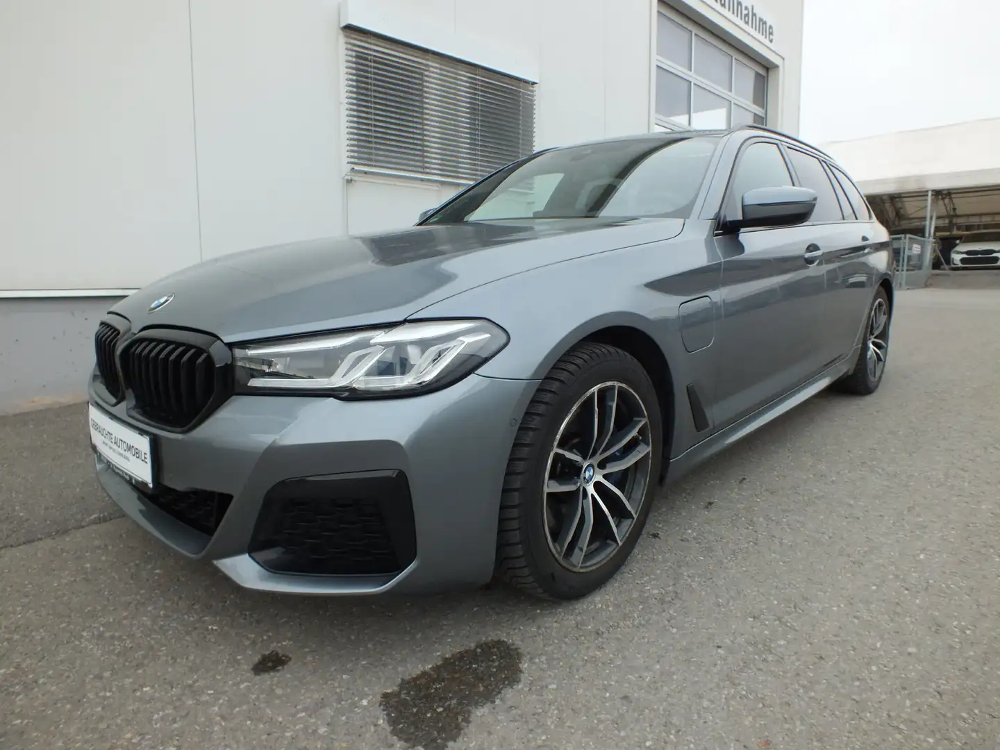 BMW 530 e xDrive Blau - 1