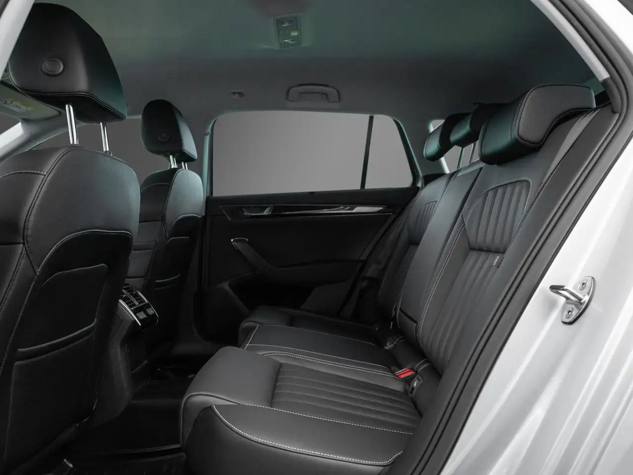 Skoda Superb Laurin & Klement 4x4 AHK Canton Massage, миниатюра 13