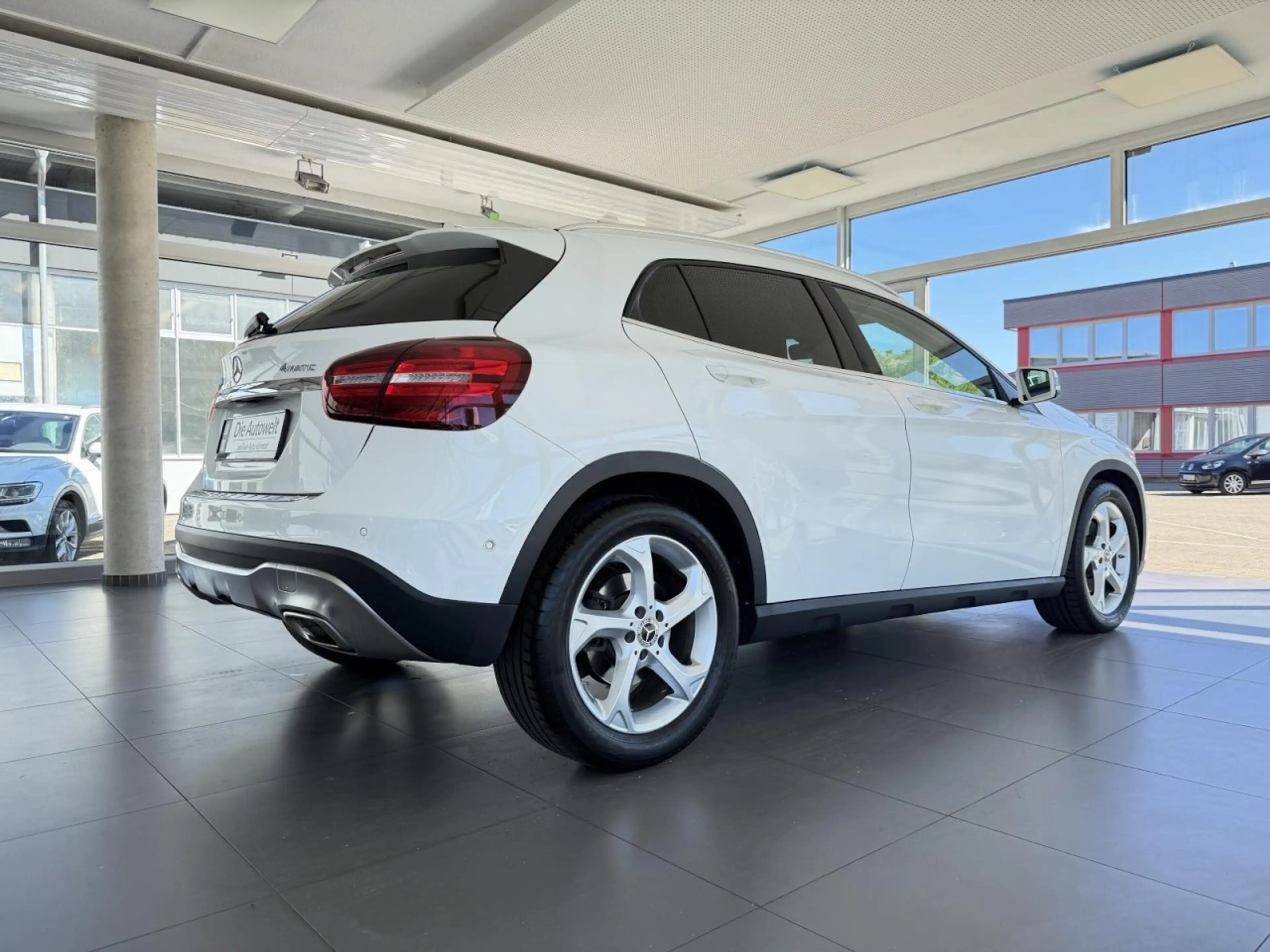 Mercedes-Benz GLA 220 4Matic AUT AHK PDC LED NAVI KAMERA KLIMA Klima — photo 6