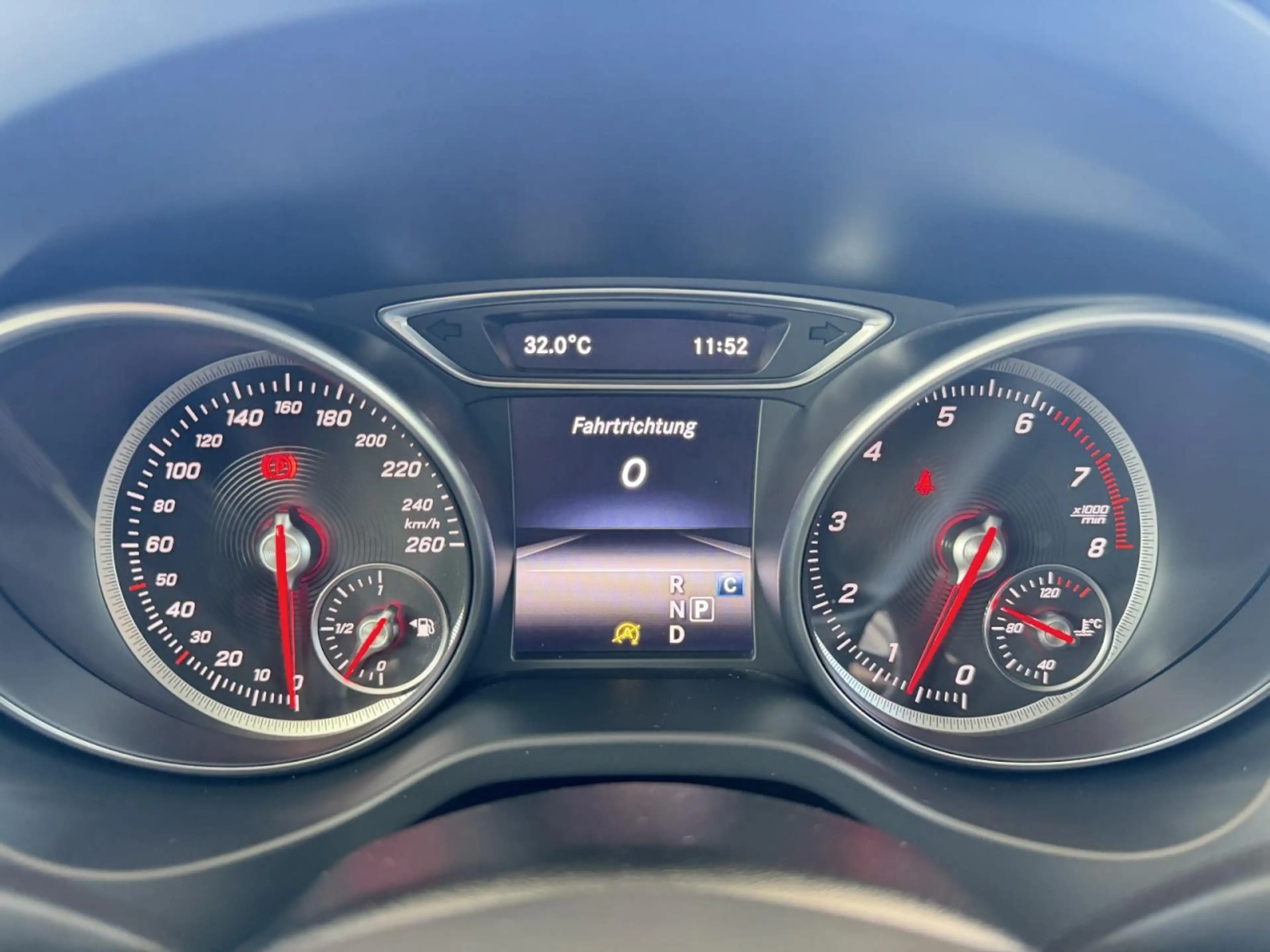 Mercedes-Benz GLA 220 4Matic AUT AHK PDC LED NAVI KAMERA KLIMA Klima — photo 14