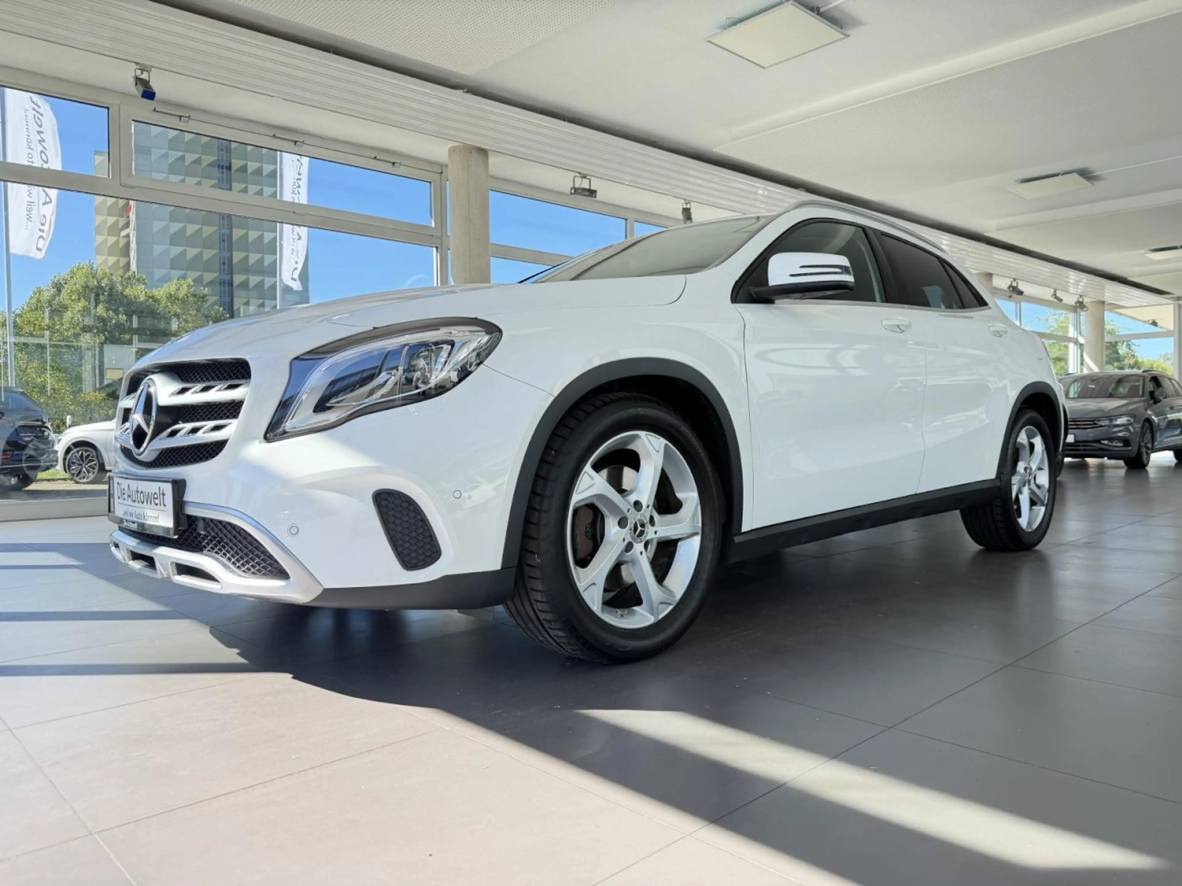 Mercedes-Benz GLA 220 4Matic AUT AHK PDC LED NAVI KAMERA KLIMA Klima — photo 2