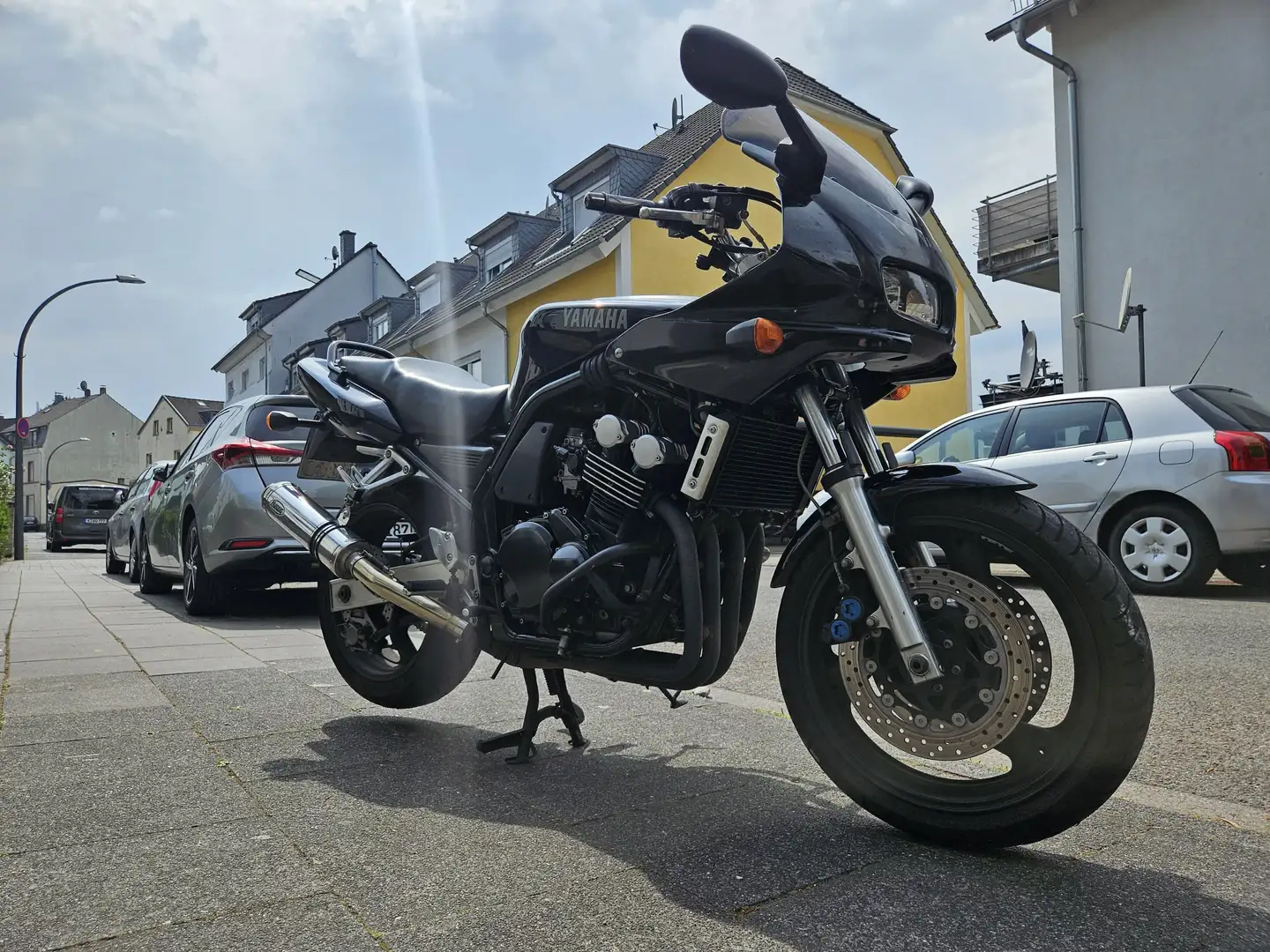 Yamaha FZS 600 Fazer Noir - 1