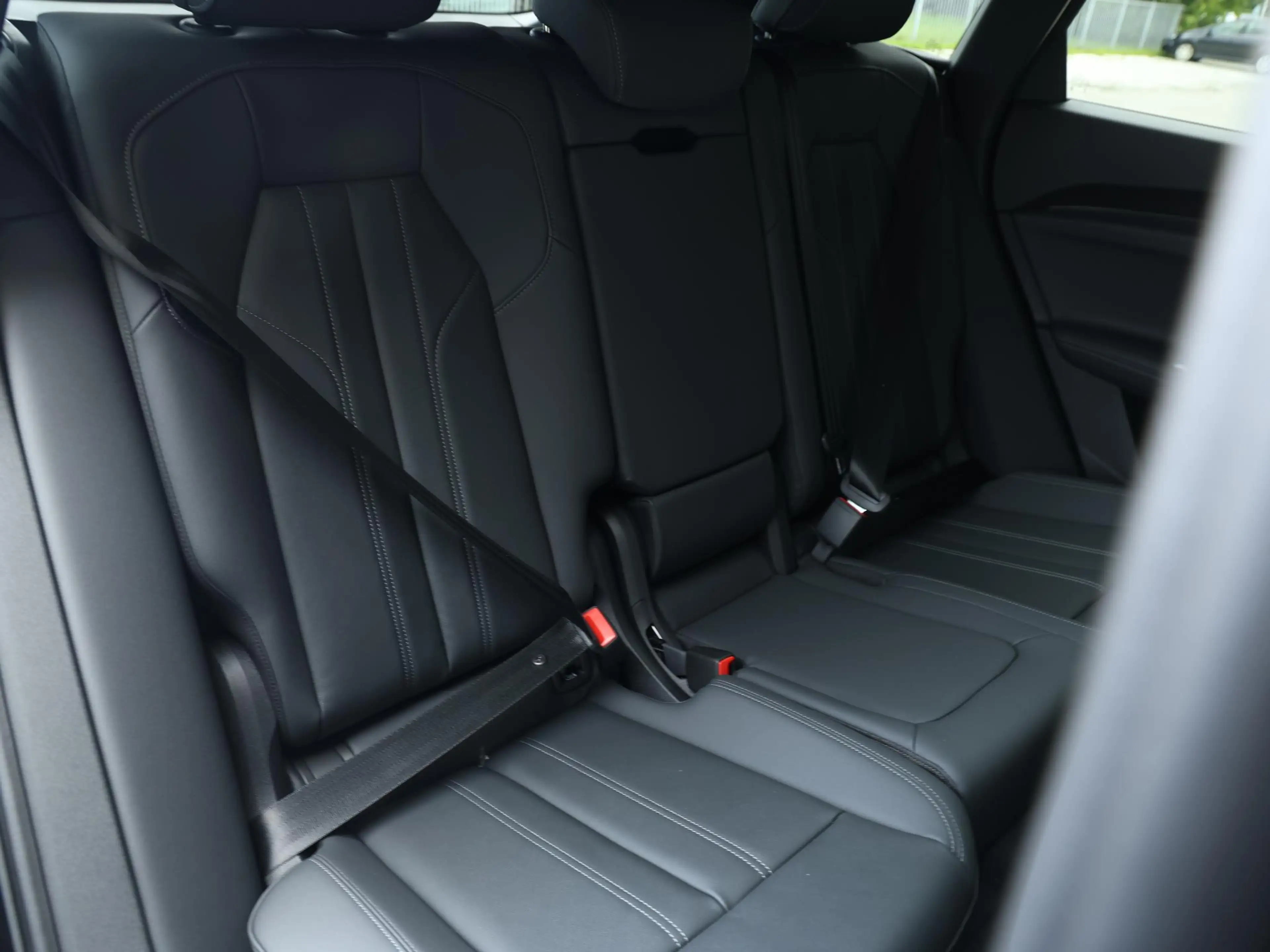 Audi Q5 S edition Competition e-hybrid 367 PK SUV | Pano | — photo 9