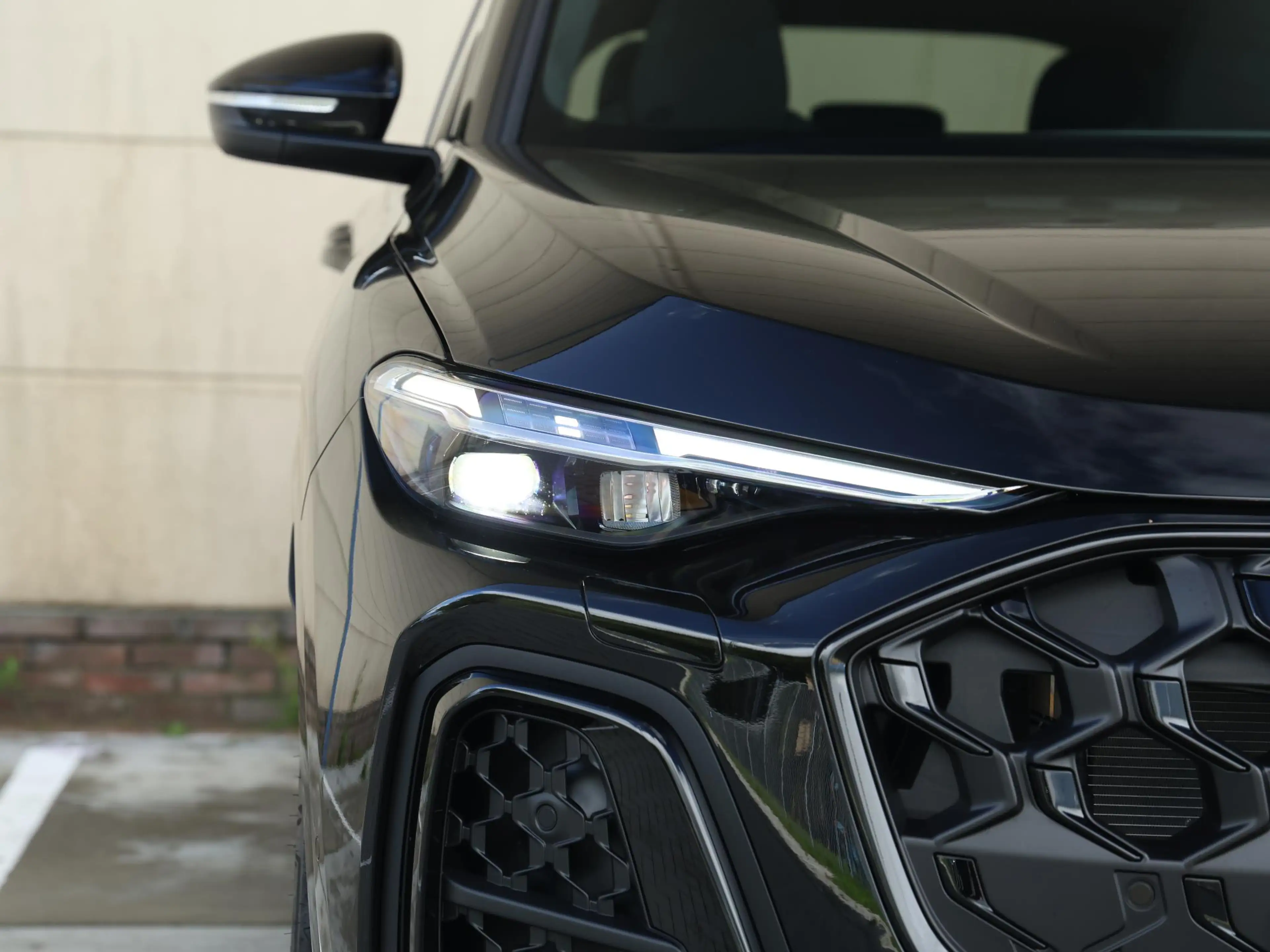Audi Q5 S edition Competition e-hybrid 367 PK SUV | Pano | — photo 14