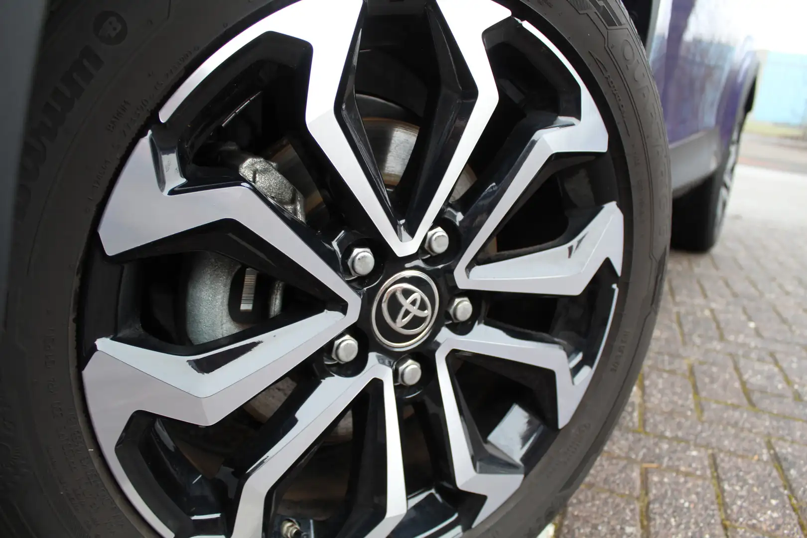 Toyota Yaris Cross 1.5 Hybrid 115 Dynamic Plus | Rijklaar | Allseason Blau - 2