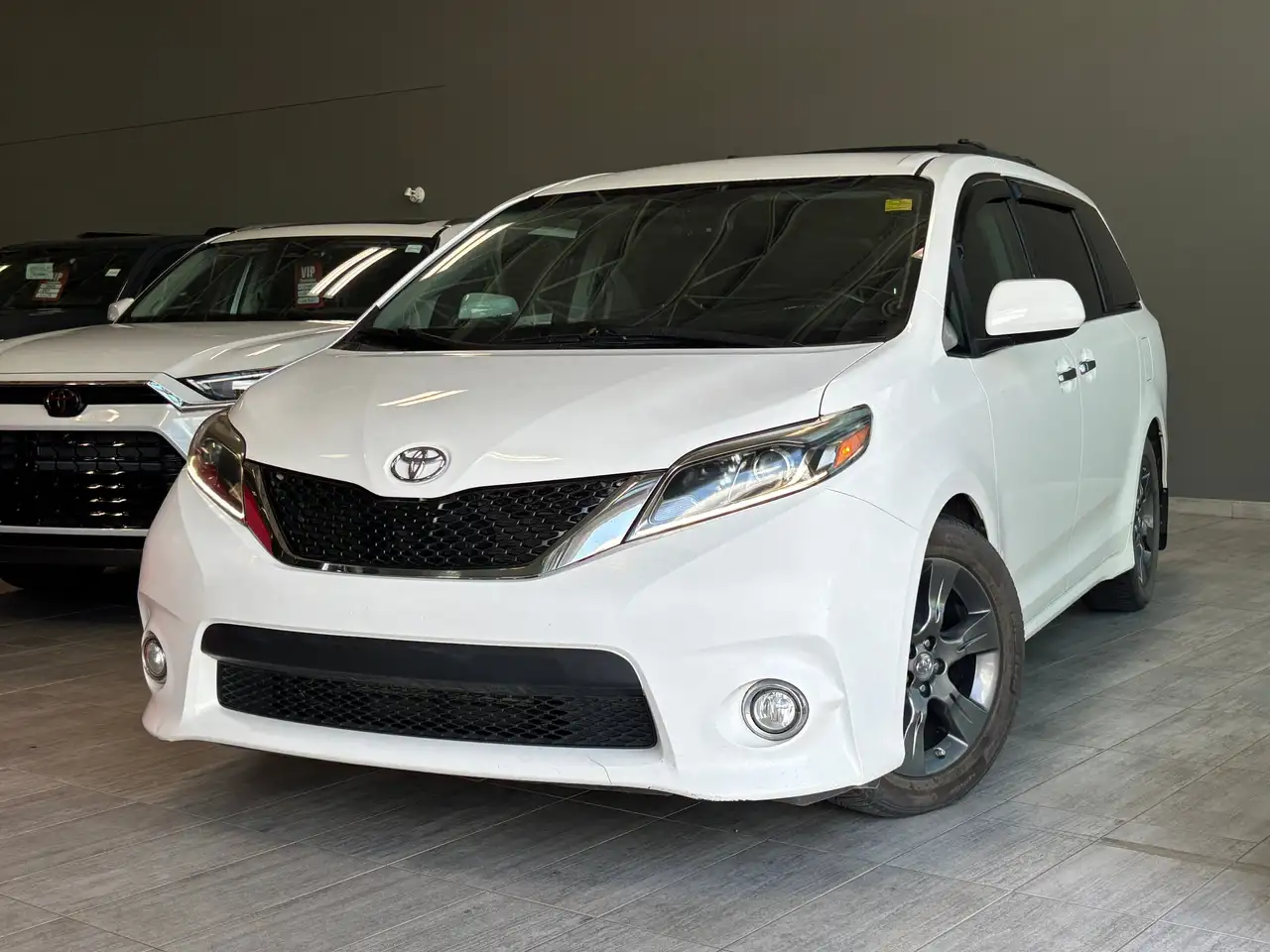 Toyota Sienna photo Toyota Sienna