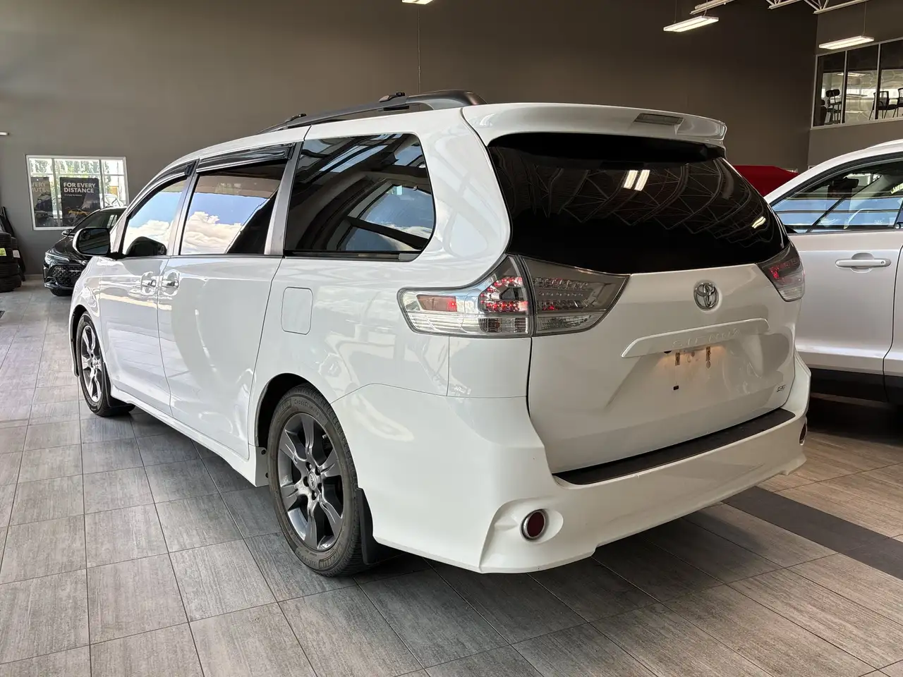 Toyota Sienna photo Toyota Sienna