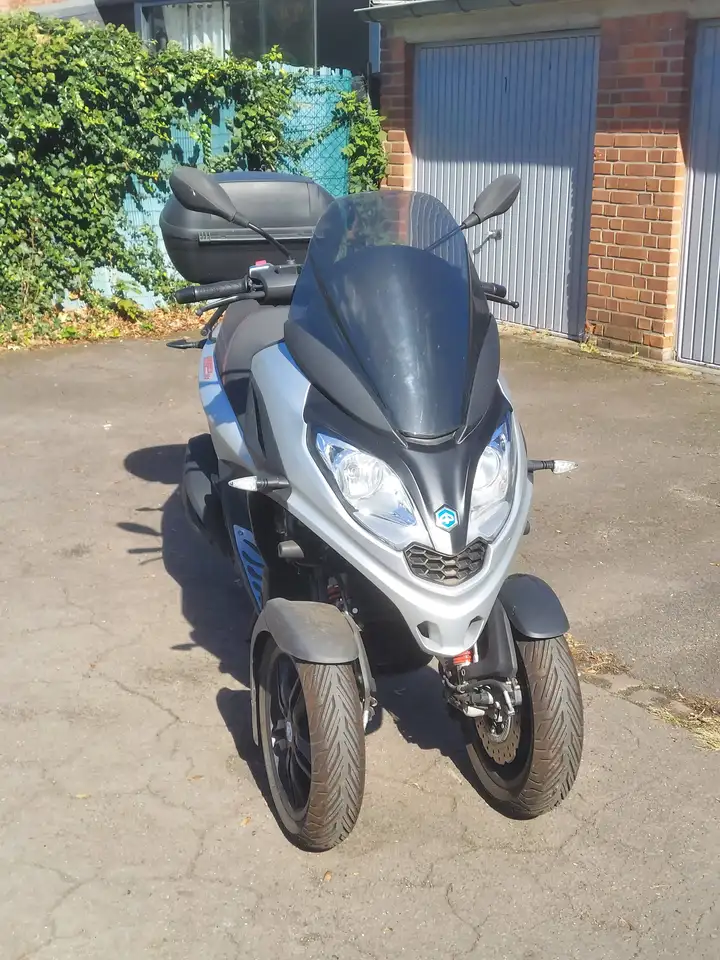 Piaggio MP3 300