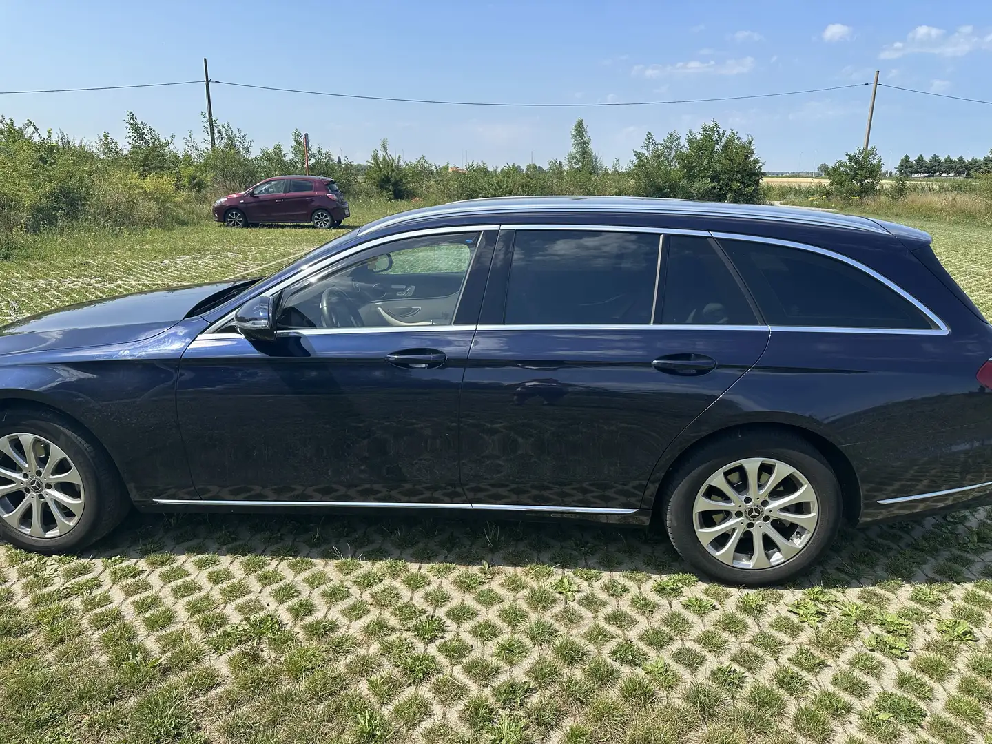 Mercedes-Benz E 220 d 4Matic T 9G-TRONIC Exclusive - 1