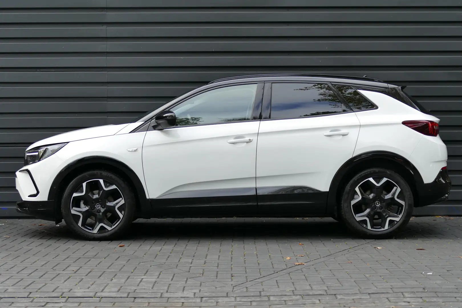 Opel Grandland 1.2 TURBO 136PK HYBRID GS ULTIMATE AUTOMAAT / NAVI Weiß - 2