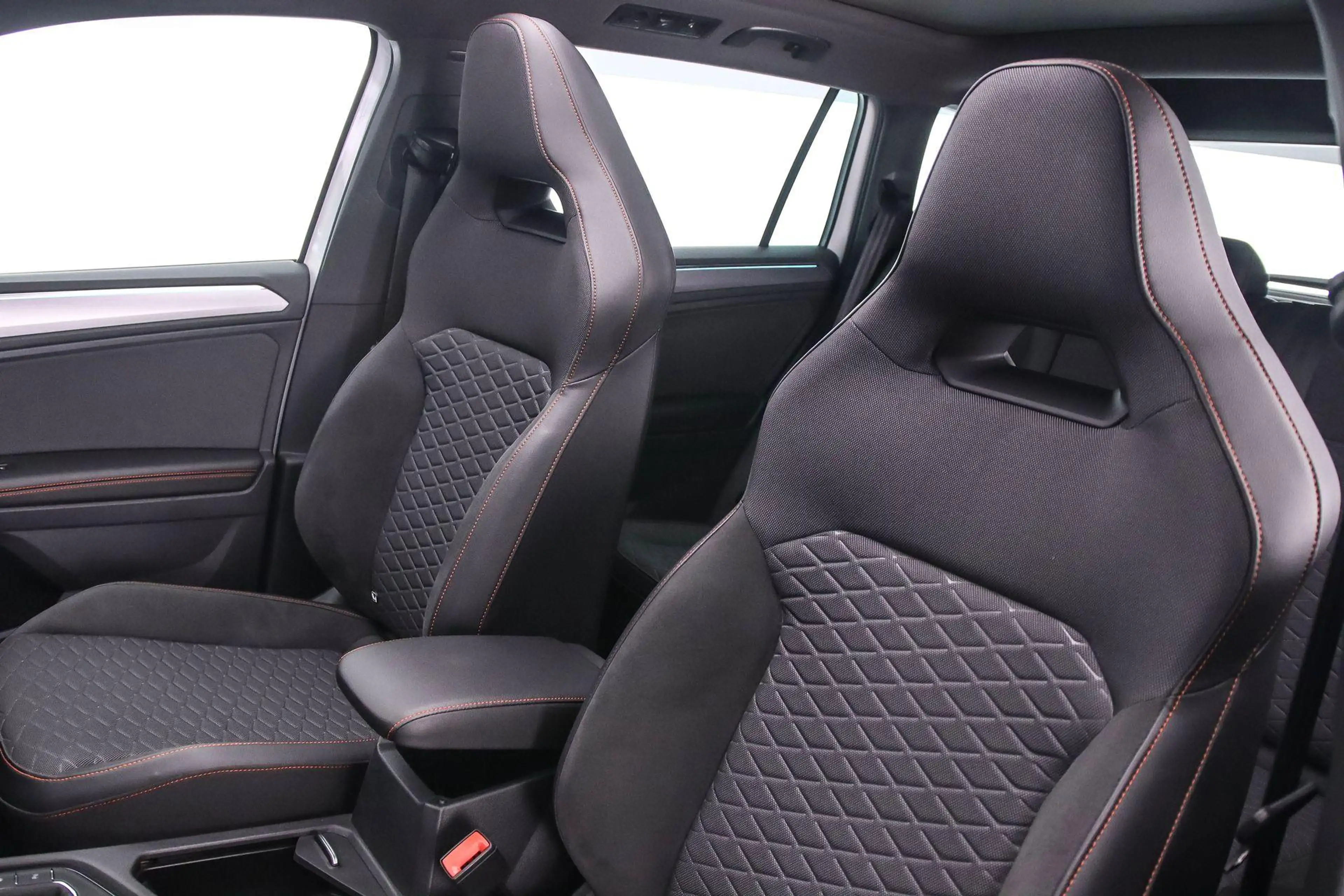 SEAT Tarraco FR Business Intense 1.4 TSI eHybrid 245pk DSG Auto — photo 4