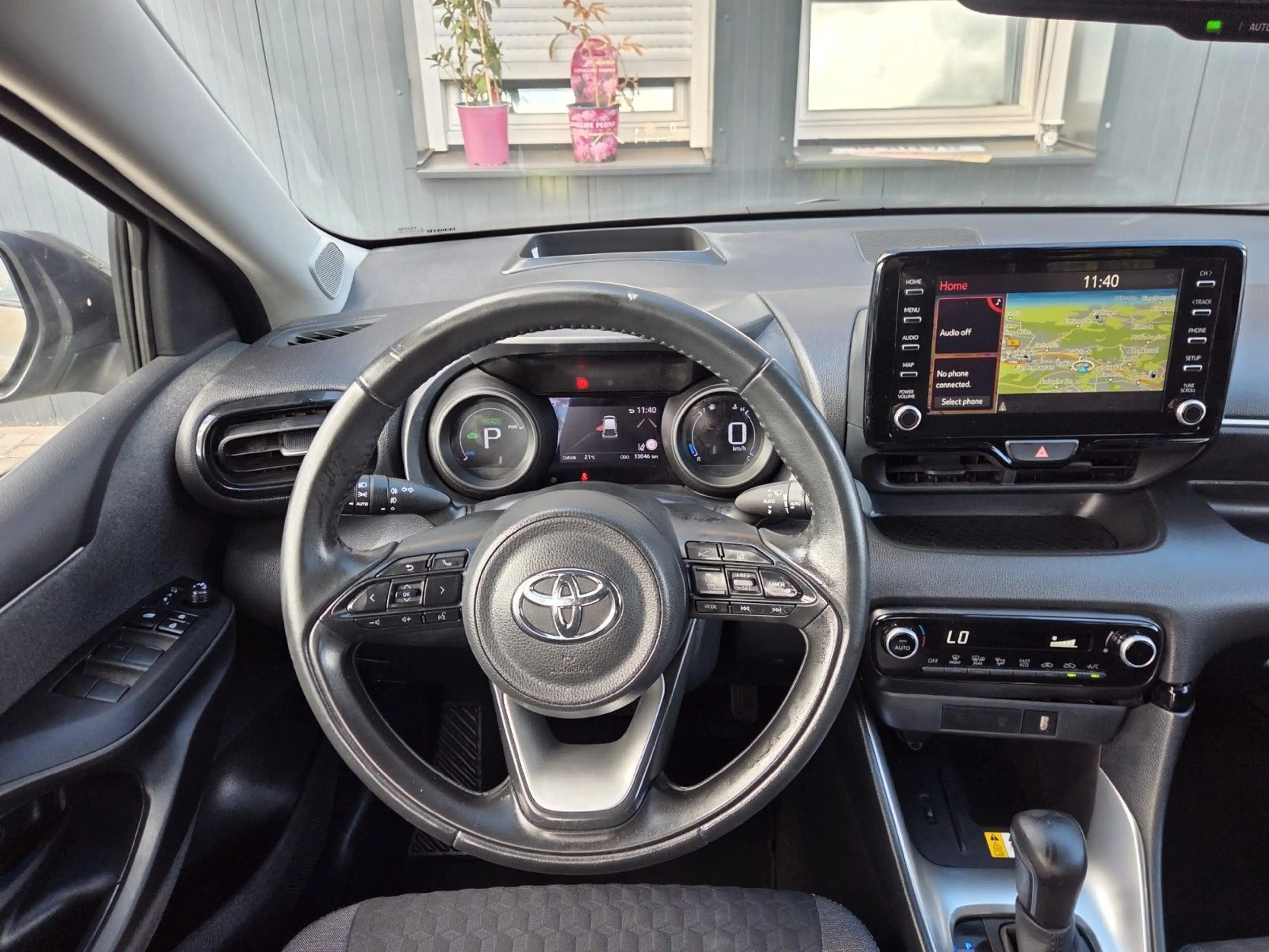 Toyota Yaris Hybrid Style 1.5/KLIMAATM/NAVI/TEMPOMAT — photo 6