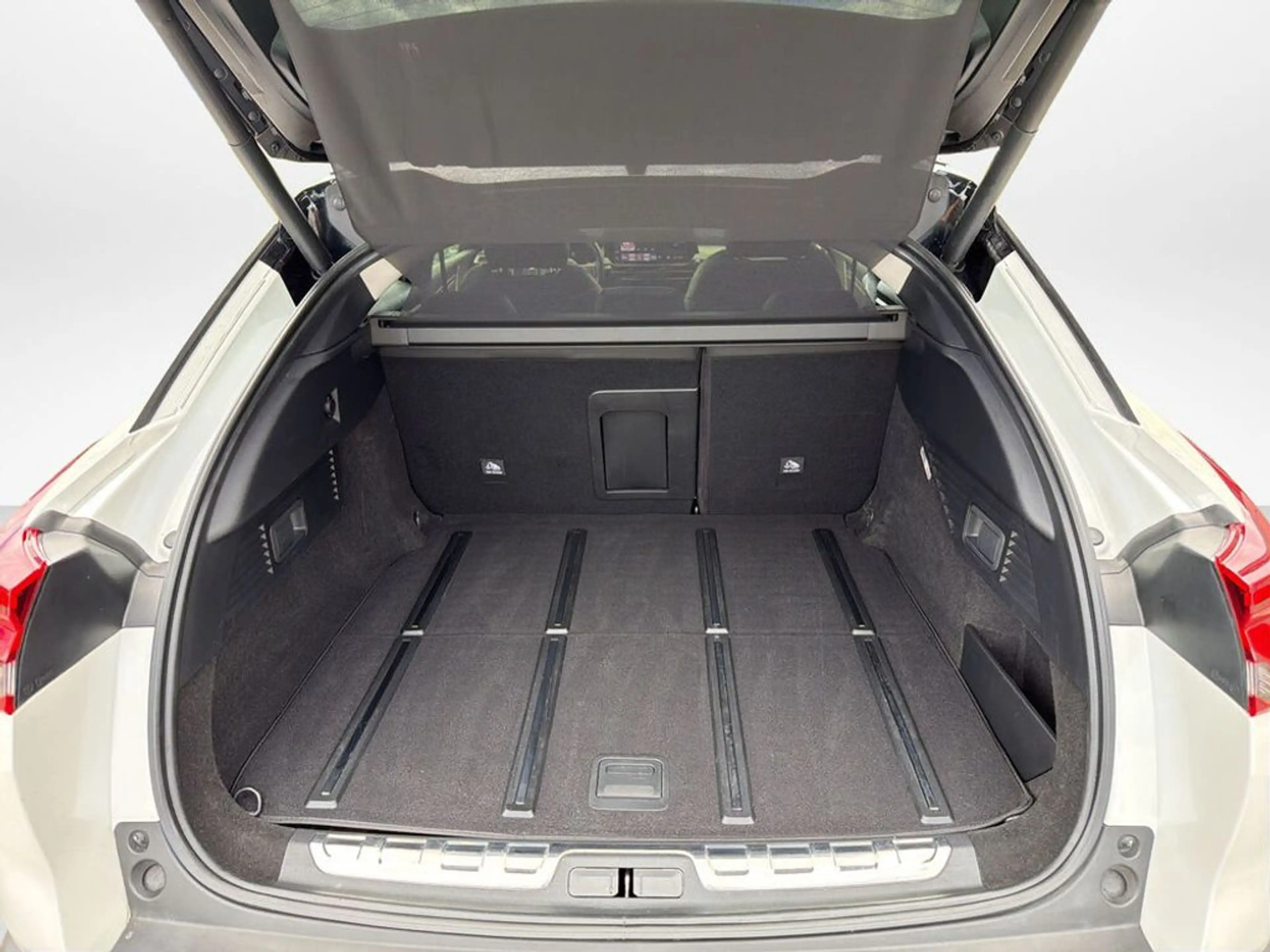 Citroen C5 X Shine Edition Hybrid — photo 6