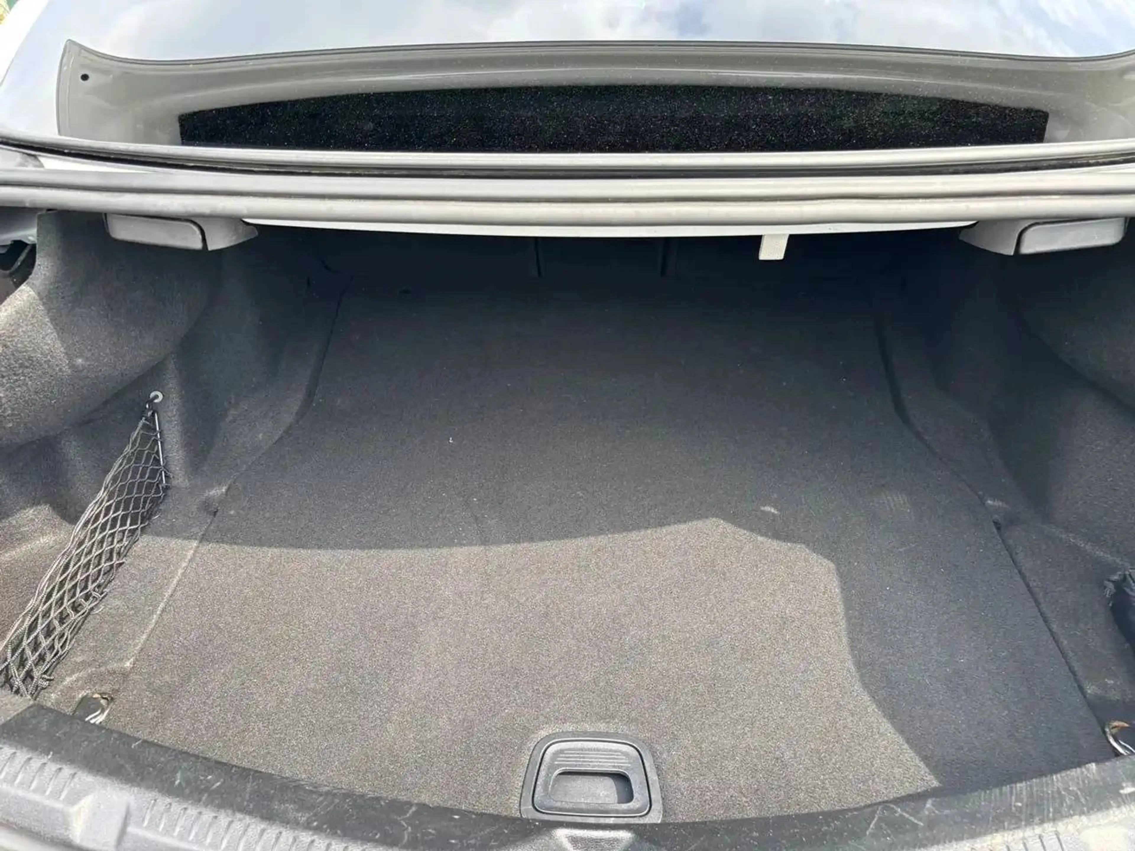 Mercedes-Benz E 220 d Autom. **AMG LINE** 194PS MegaZustand Servicegepflegt — photo 12