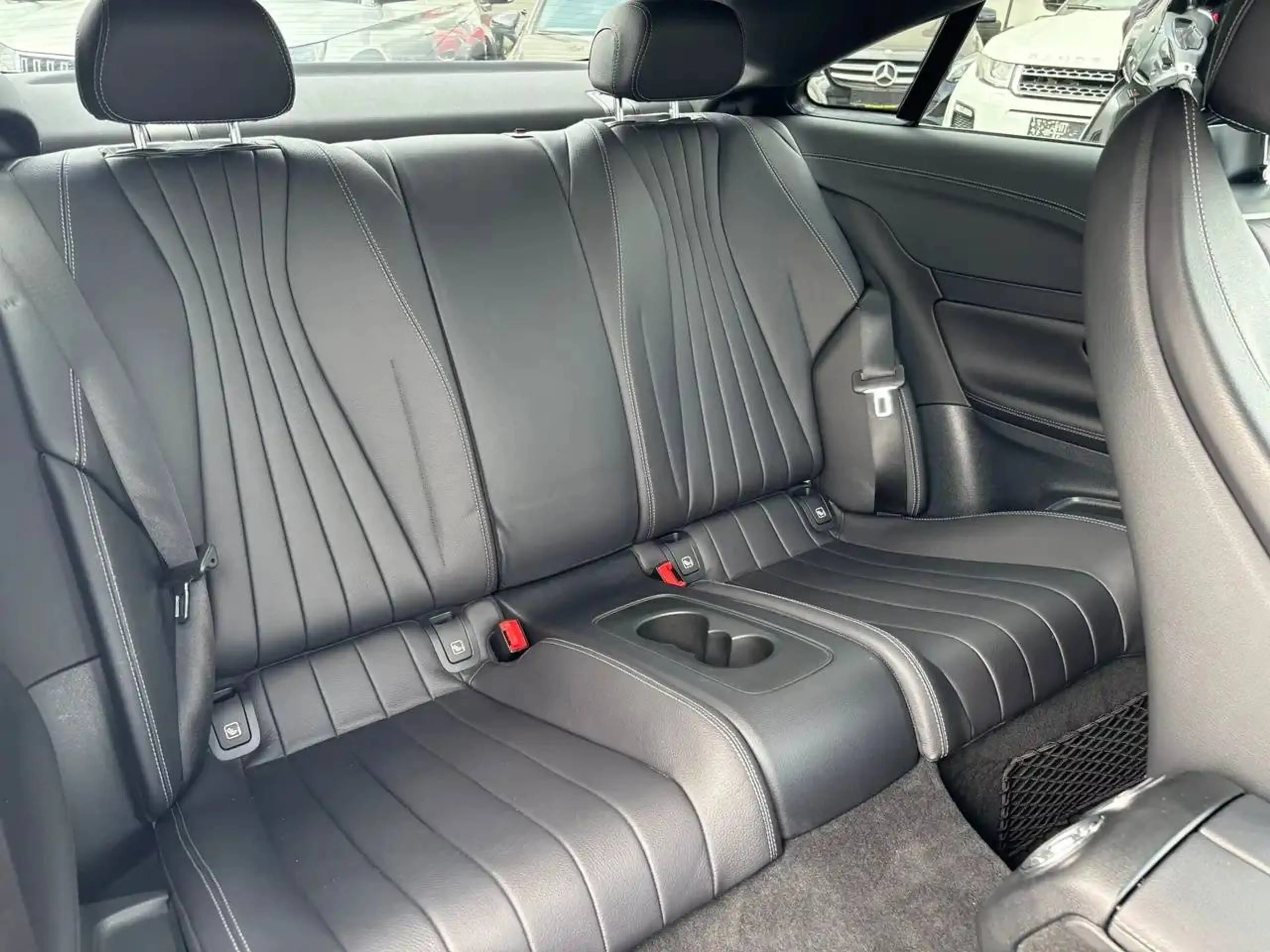 Mercedes-Benz E 220 d Autom. **AMG LINE** 194PS MegaZustand Servicegepflegt — photo 14