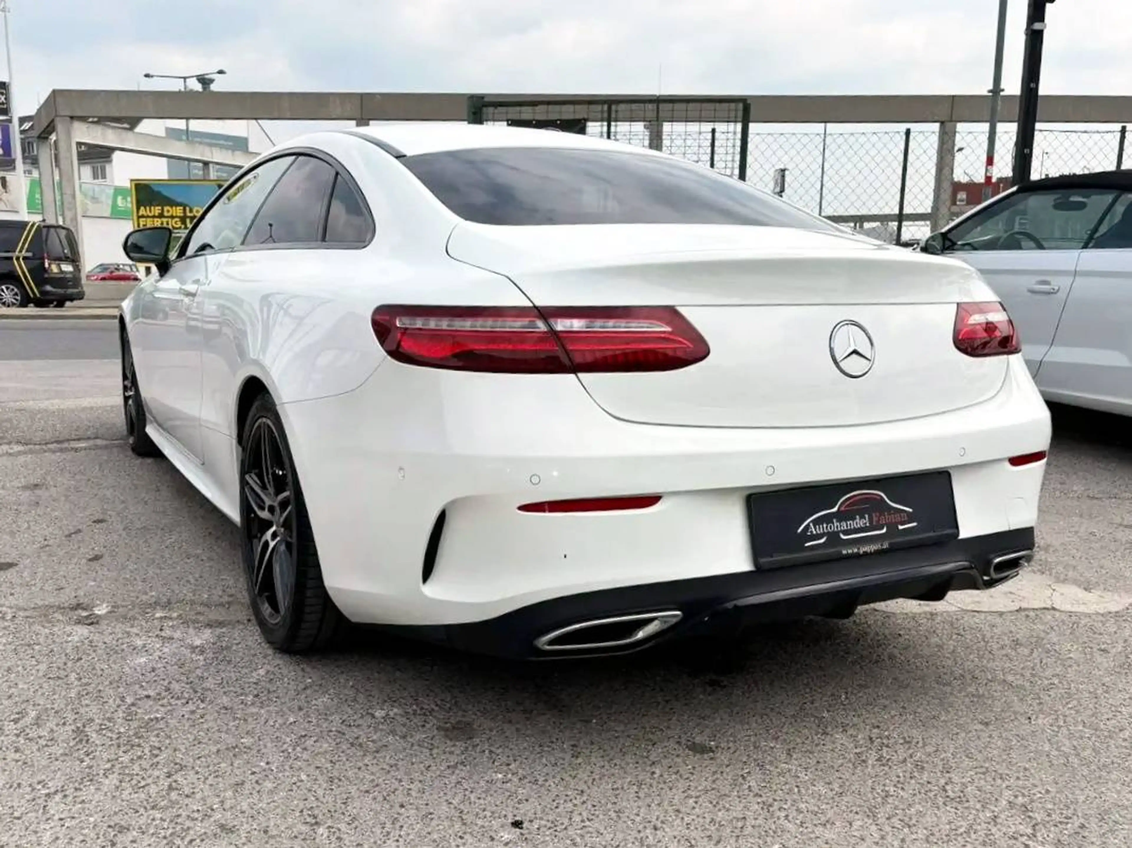 Mercedes-Benz E 220 d Autom. **AMG LINE** 194PS MegaZustand Servicegepflegt — photo 5