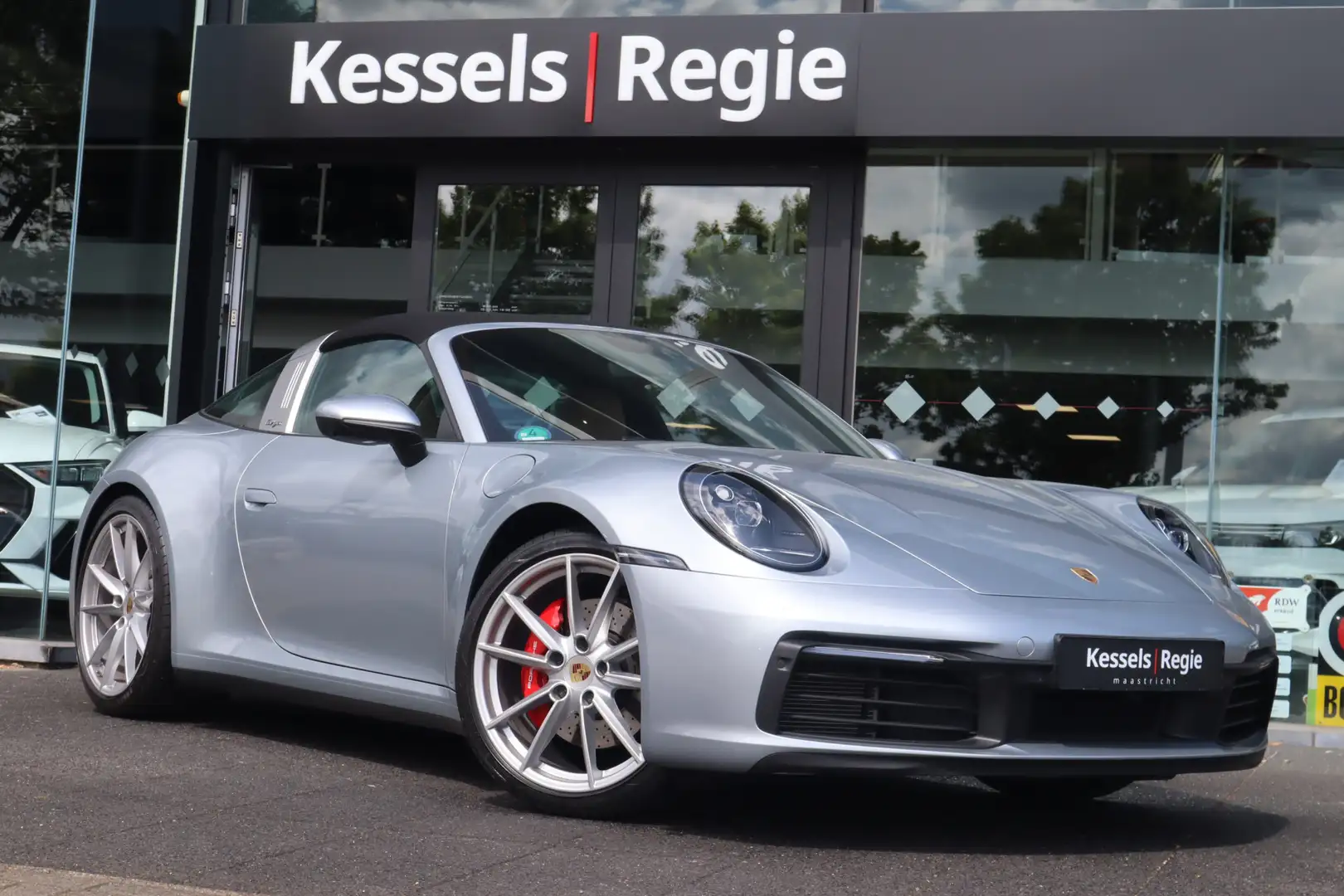 Porsche 992 Targa 3.0 4S PDLS+ Lift Sport Chrono Bose Memory V Grijs - 2