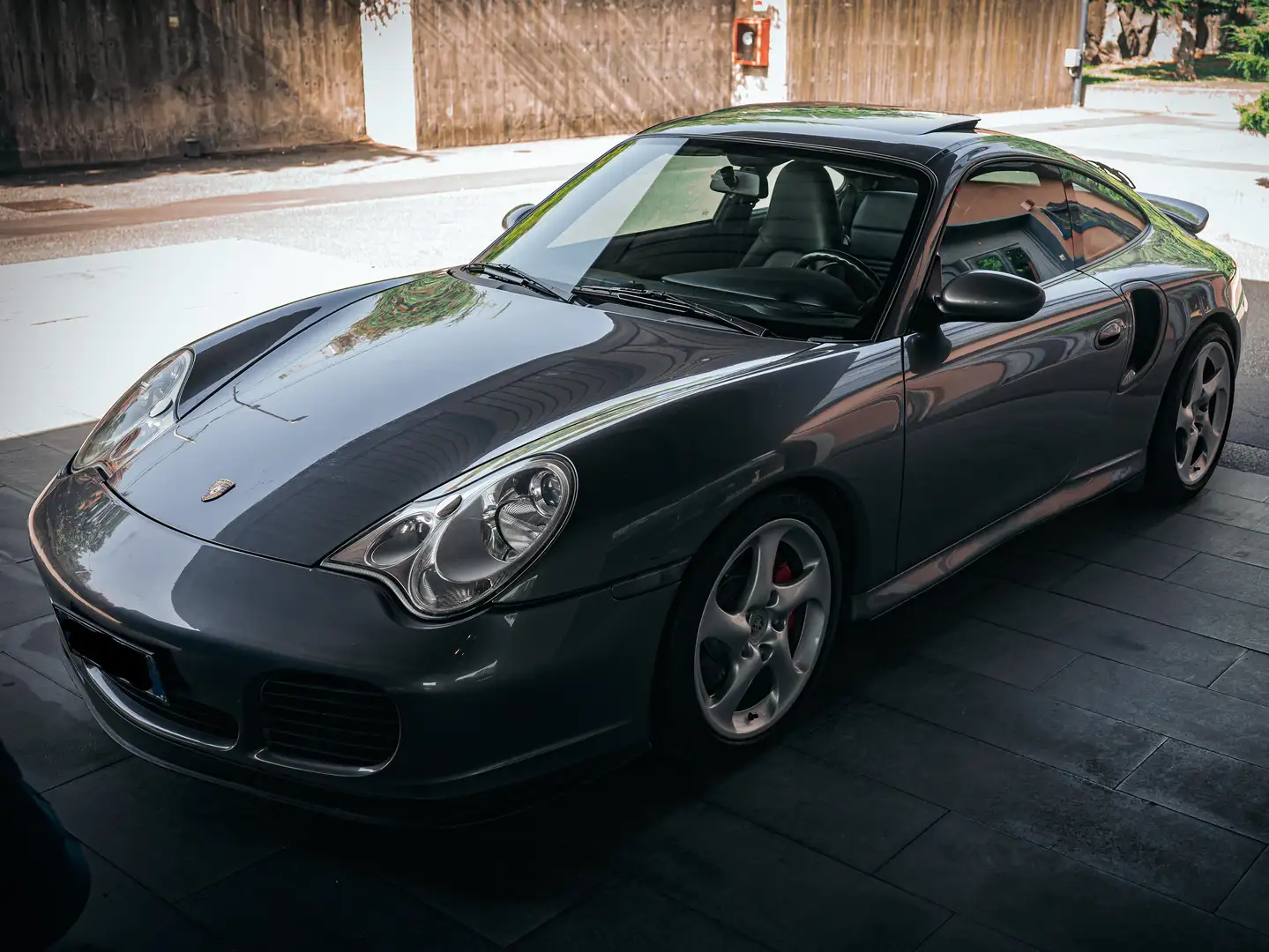 Porsche 996 911 Coupe 3.6 Turbo siva - 1