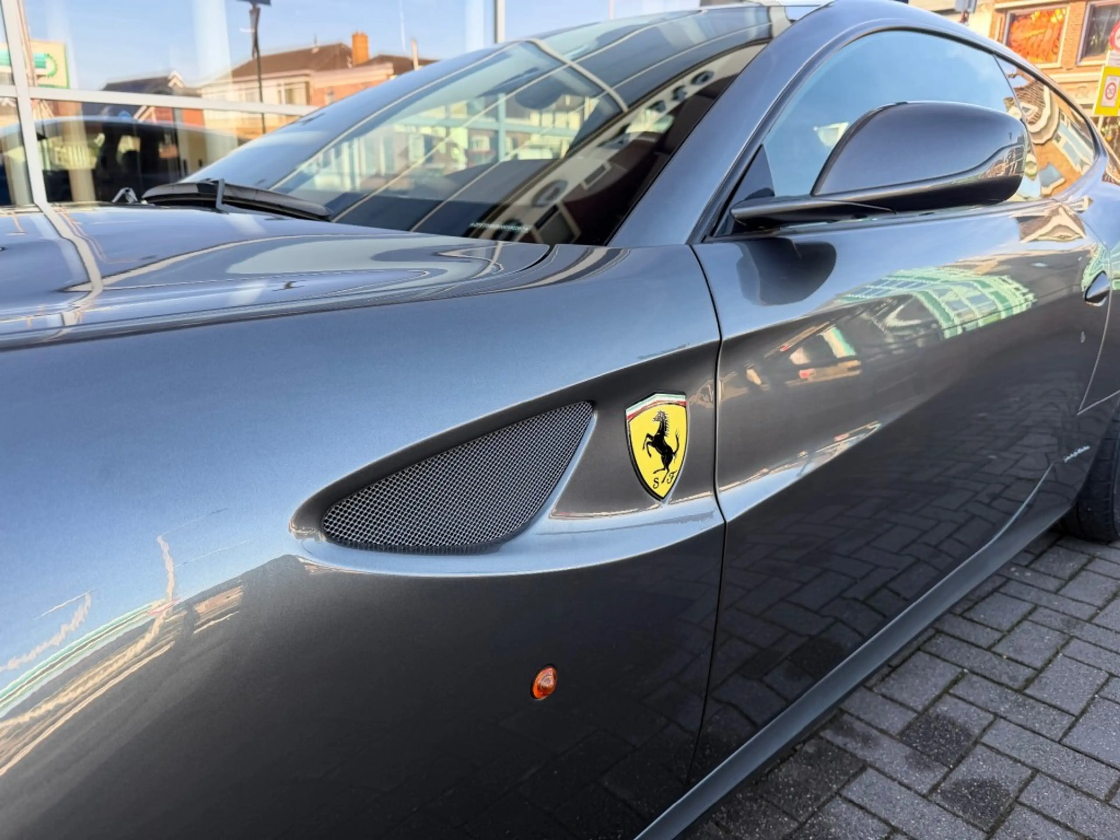 Ferrari FF 6.3 V12 — photo 14