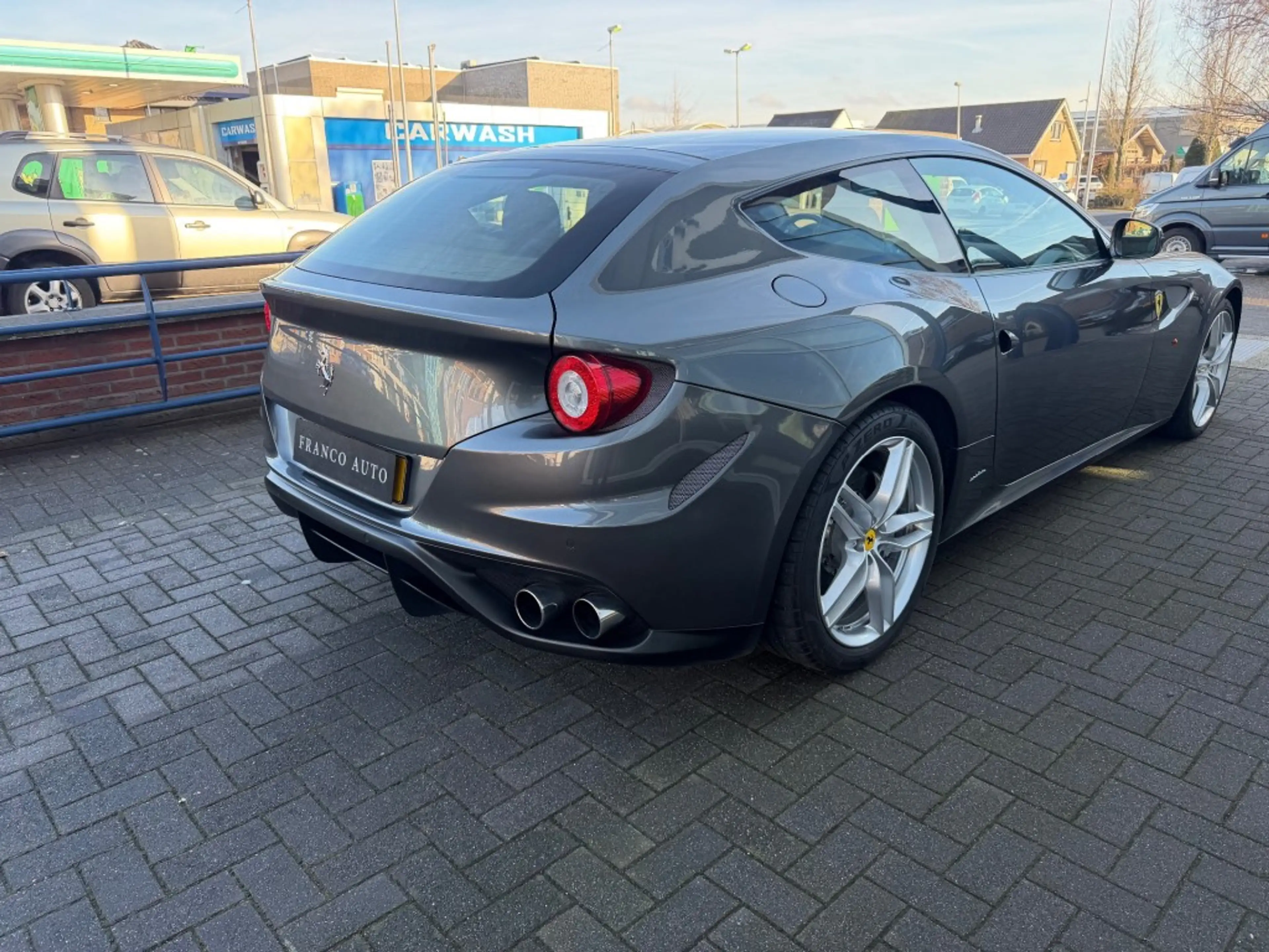 Ferrari FF 6.3 V12 — photo 13
