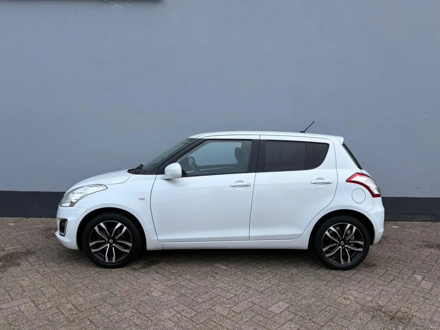 Suzuki Swift 1.2 Bandit EASSS - Alcantara - Cruise Control Weiß - 2