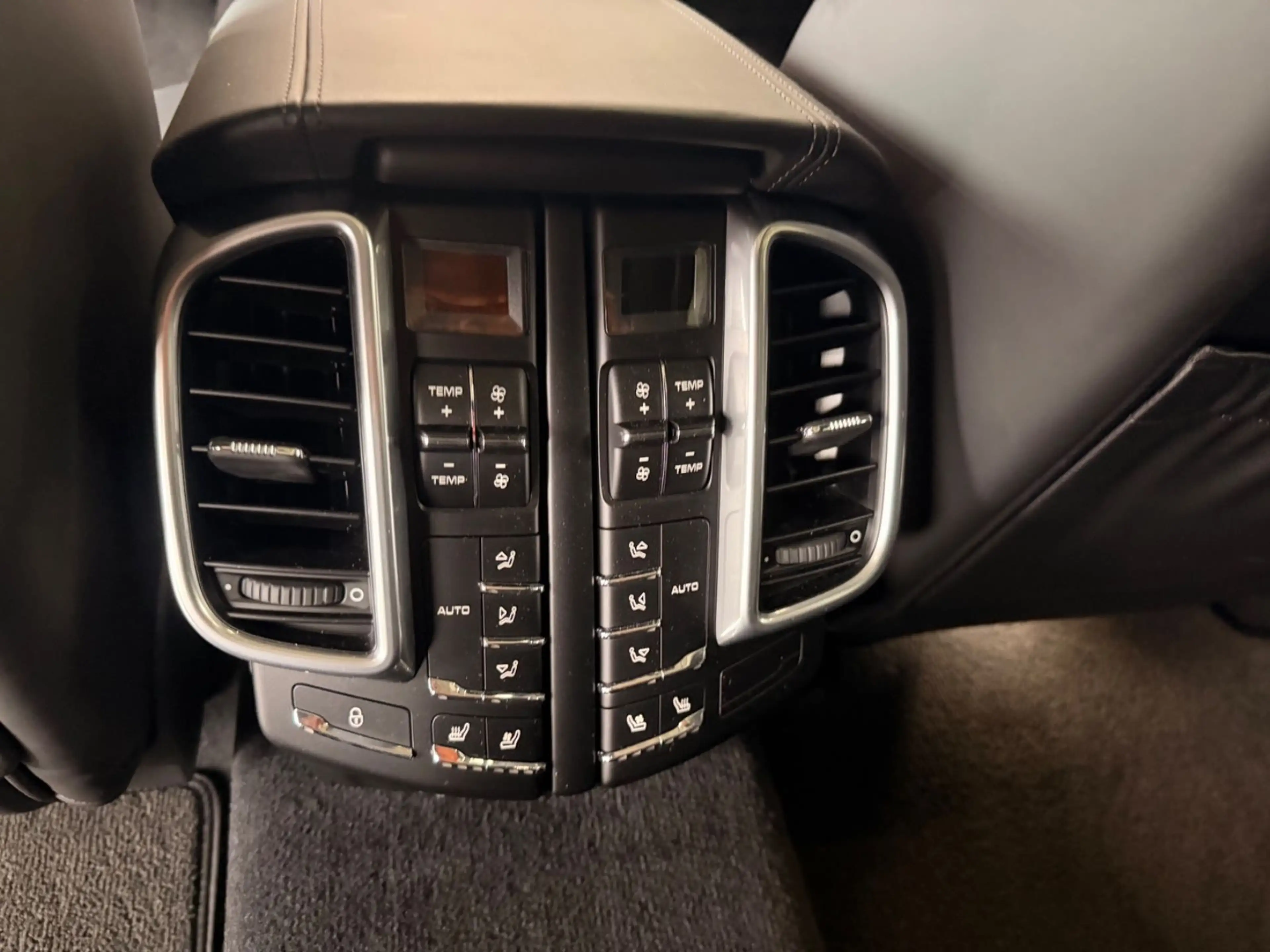 Porsche Cayenne Turbo S Burmester Approved 21 PCCB — photo 13