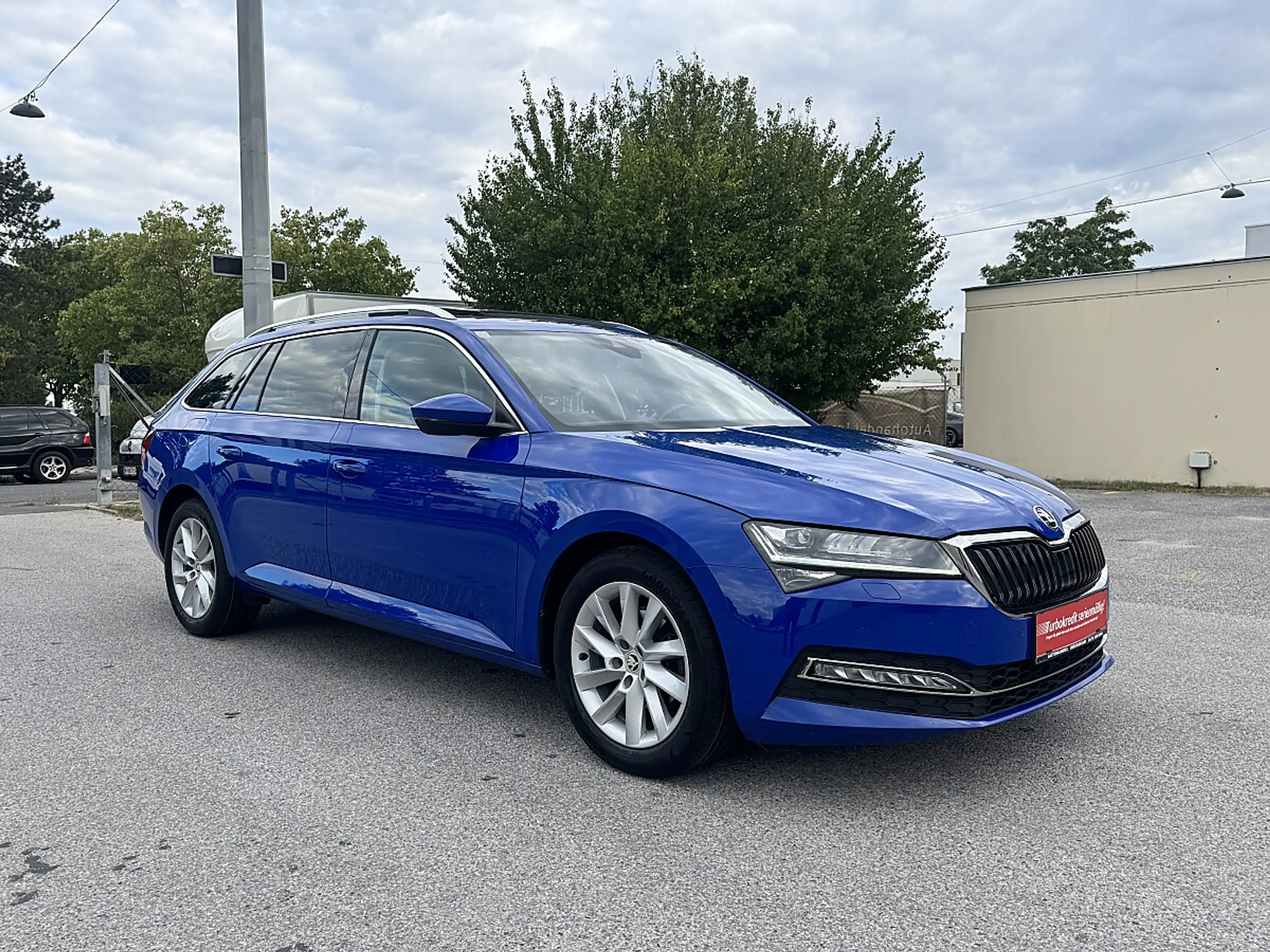 Skoda Superb 2.0 TDI Style / PANORAMADACH / LIVE COCKPIT / M... — photo 8