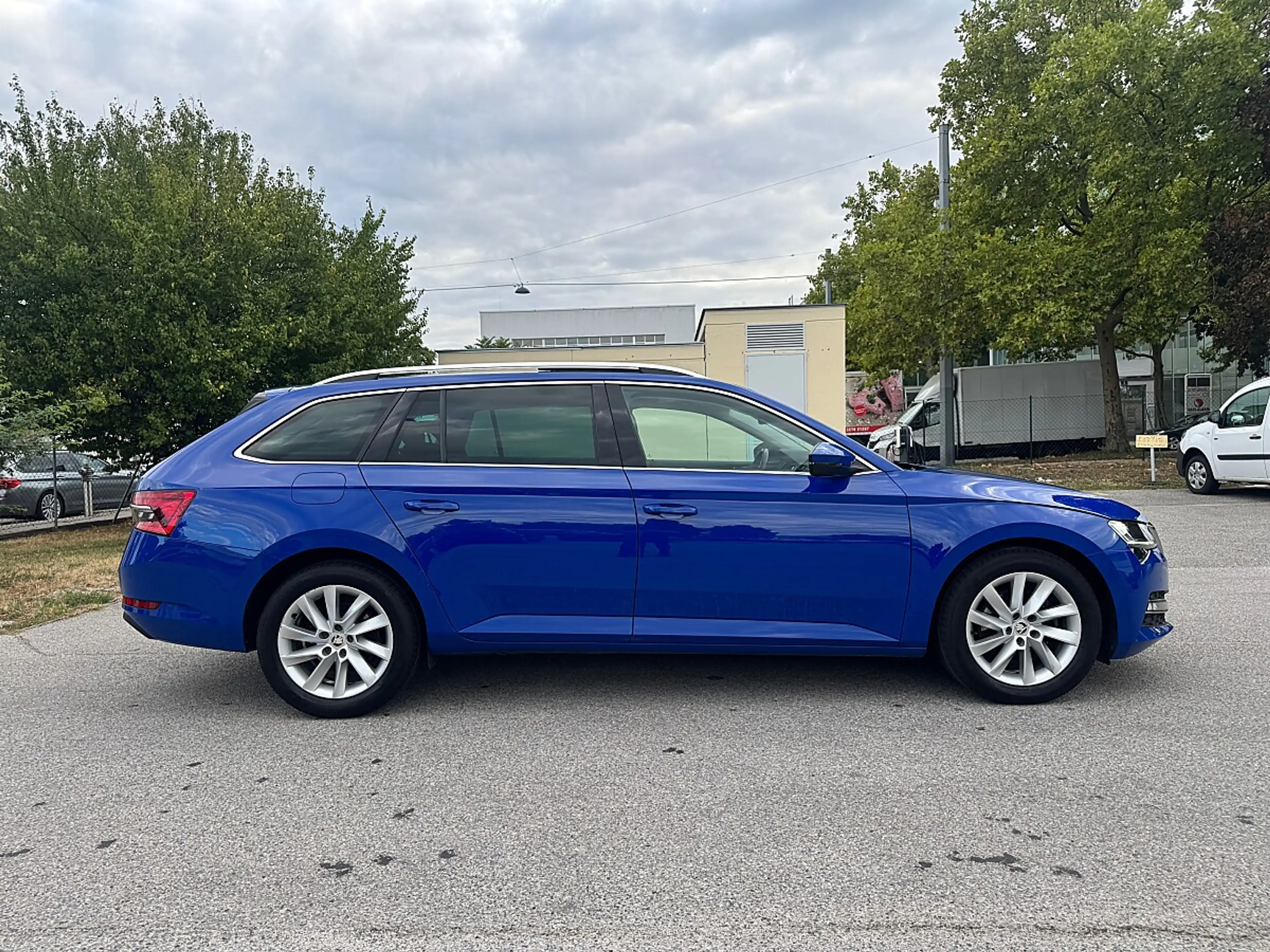 Skoda Superb 2.0 TDI Style / PANORAMADACH / LIVE COCKPIT / M... — photo 7