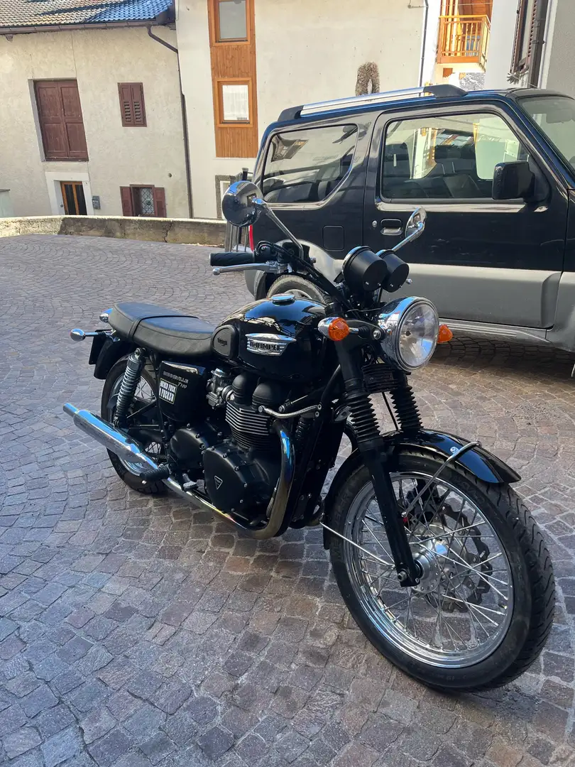 Triumph Bonneville T100 black - 1