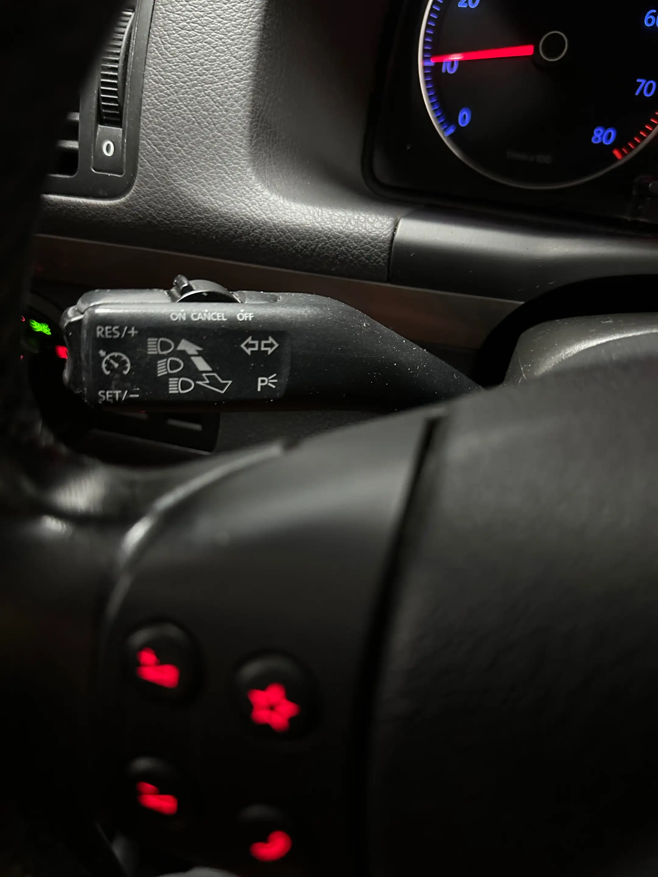 Volkswagen Cross Touran 1.4 TSI DSG — photo 14