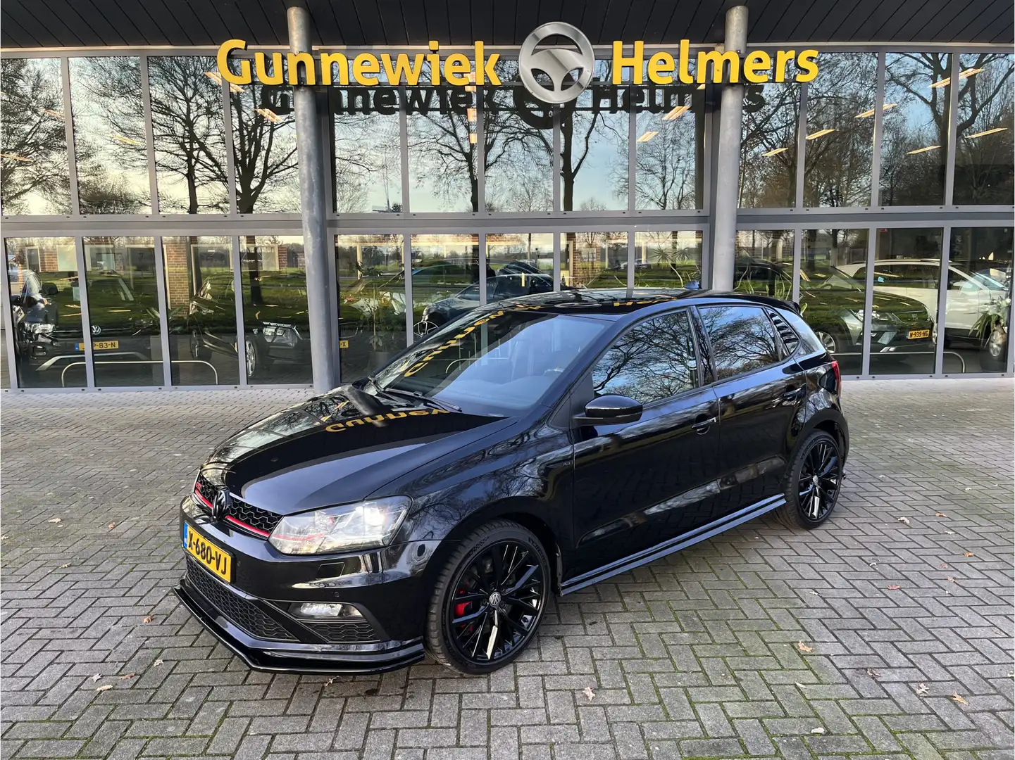 Volkswagen Polo GTI 1.8 TSI | AUTOMAAT | AIRCO | CARPLAY | CRUISE | PD Zwart - 1