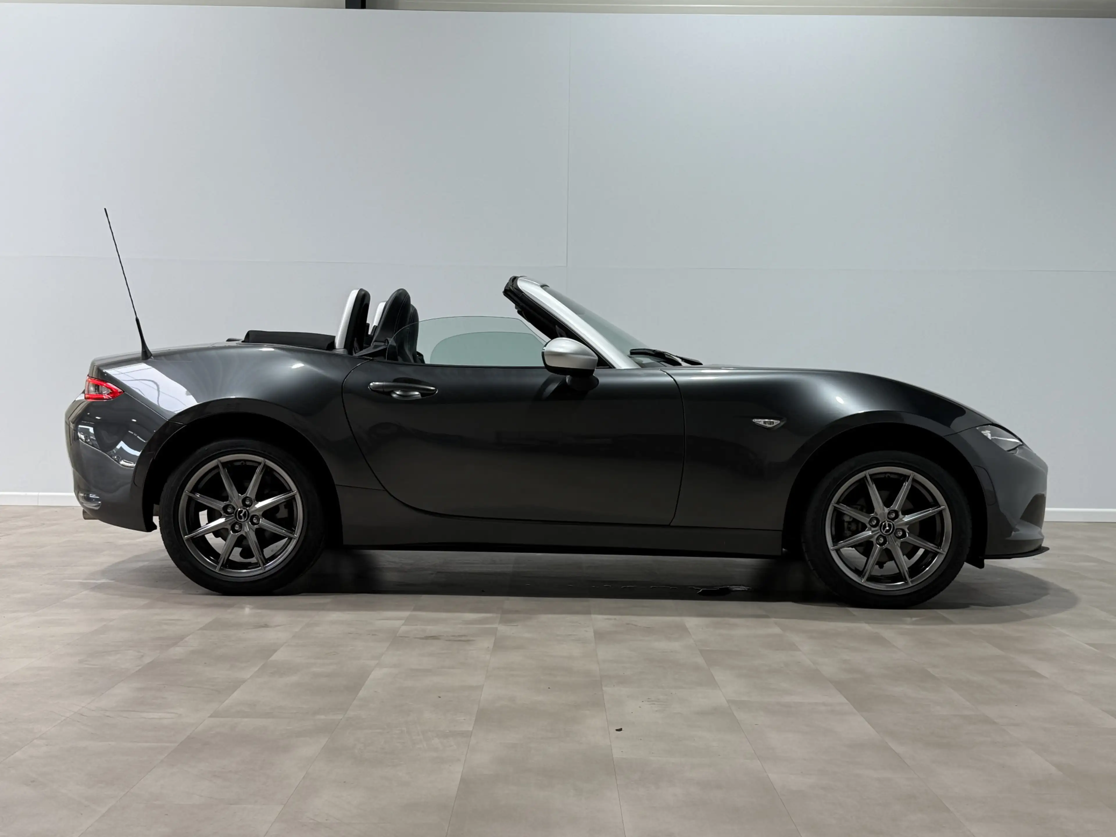 Mazda MX-5 1.5 SkyActiv-G 132 Luxury Limited | Apple Carplay/ — photo 8