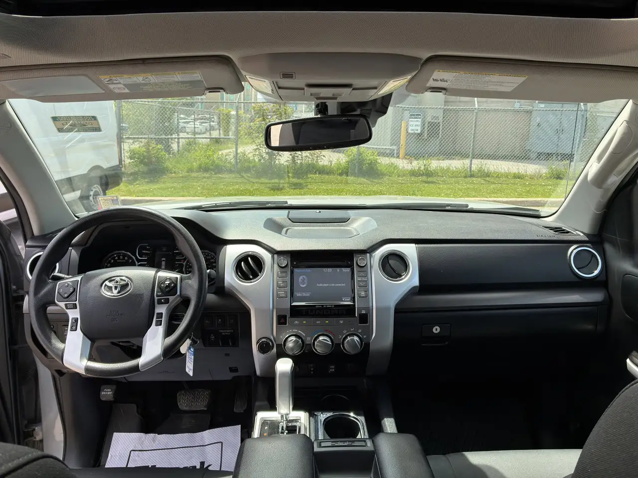 Toyota Tundra снимка Toyota Tundra