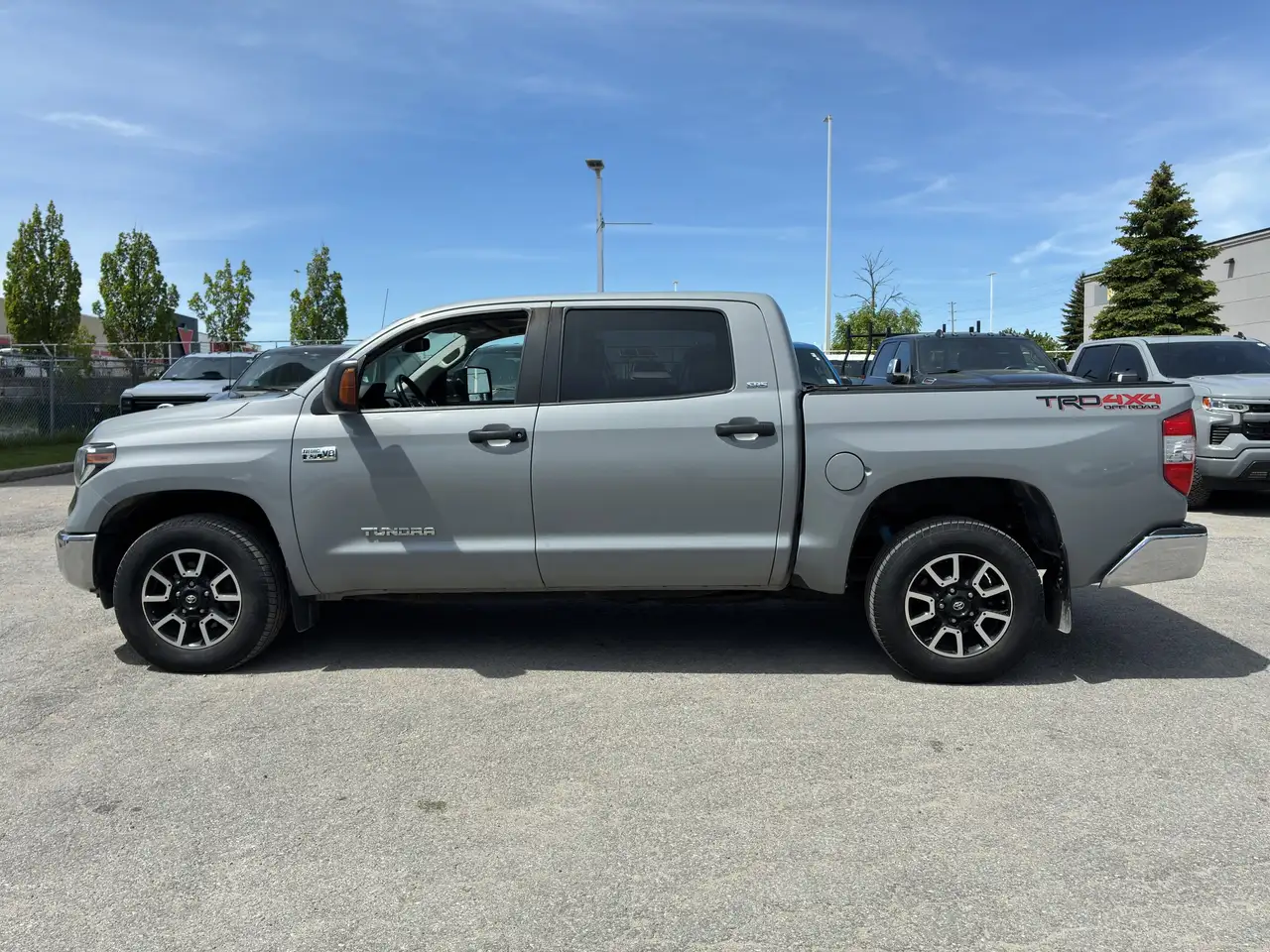 Toyota Tundra снимка Toyota Tundra