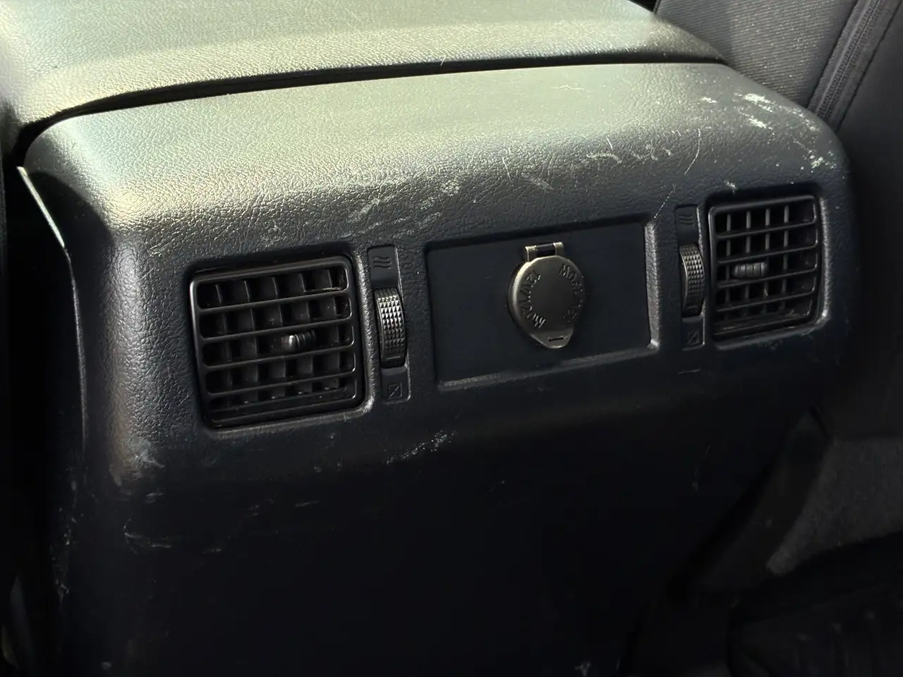 Toyota Tundra снимка Toyota Tundra