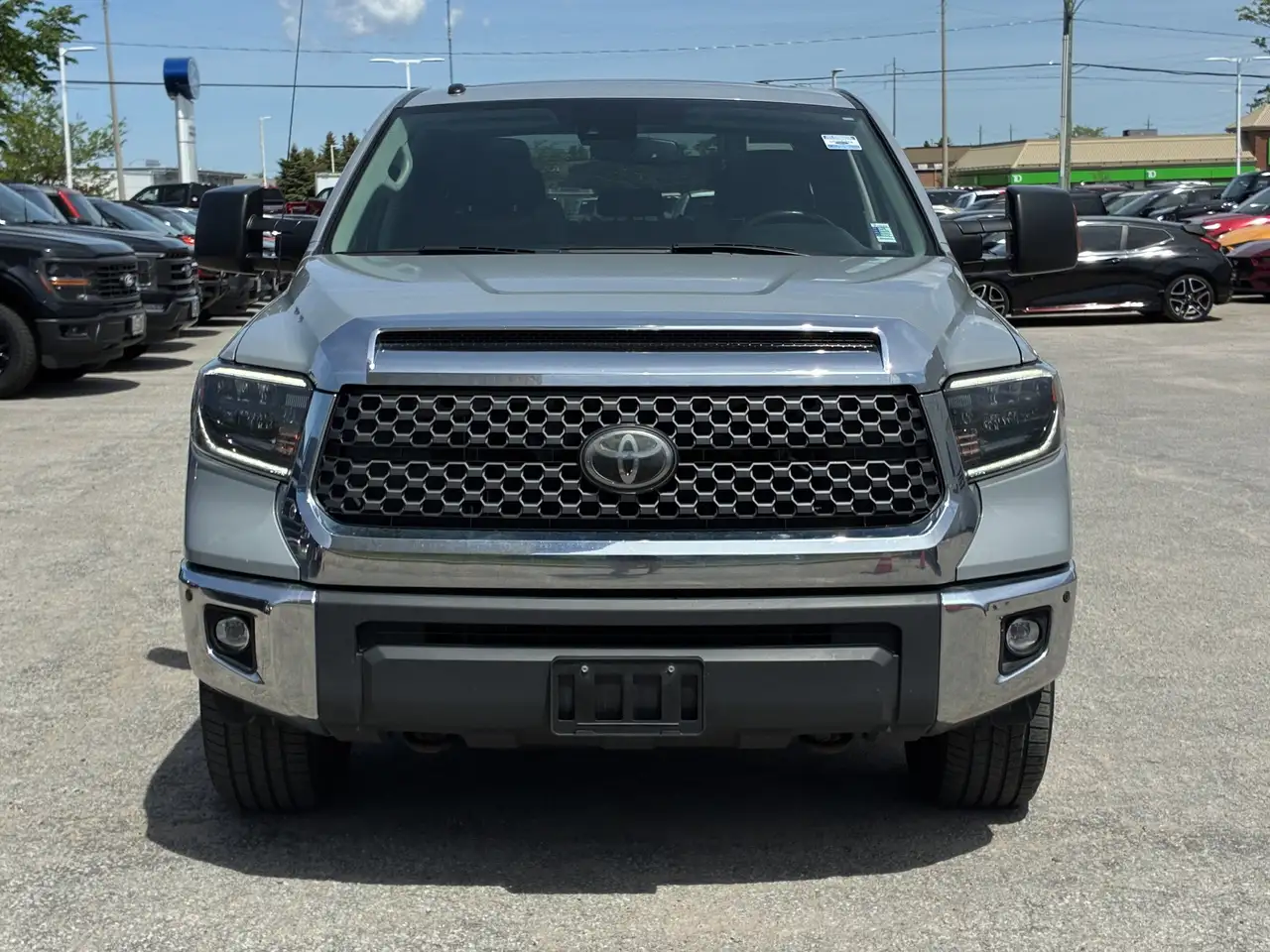 Toyota Tundra снимка Toyota Tundra