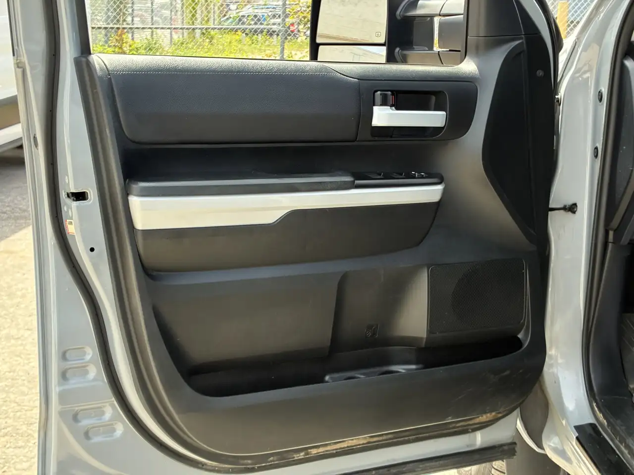 Toyota Tundra снимка Toyota Tundra
