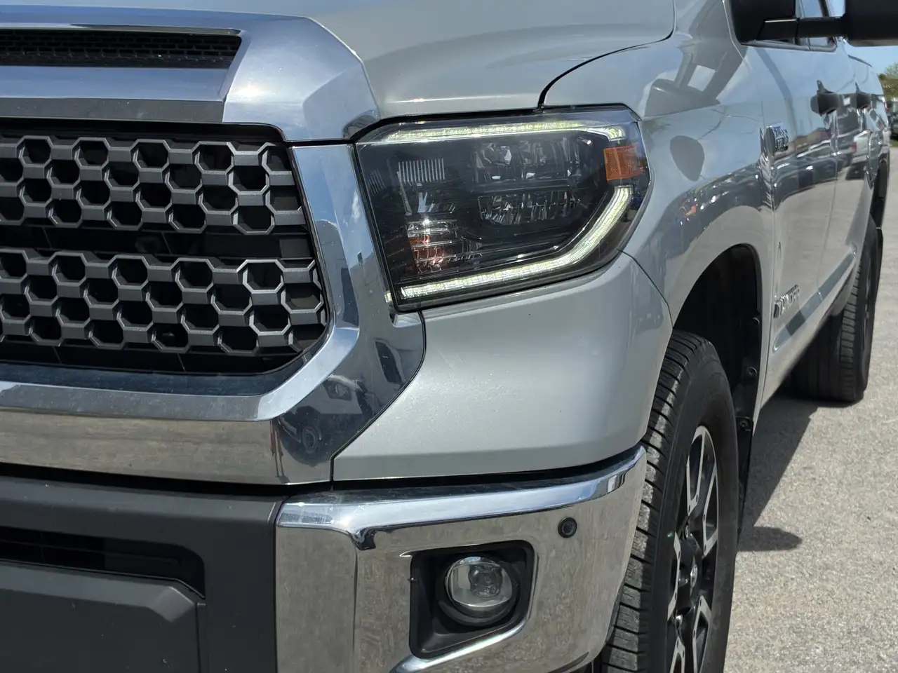 Toyota Tundra снимка Toyota Tundra