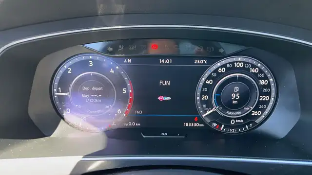 Volkswagen Tiguan view 12